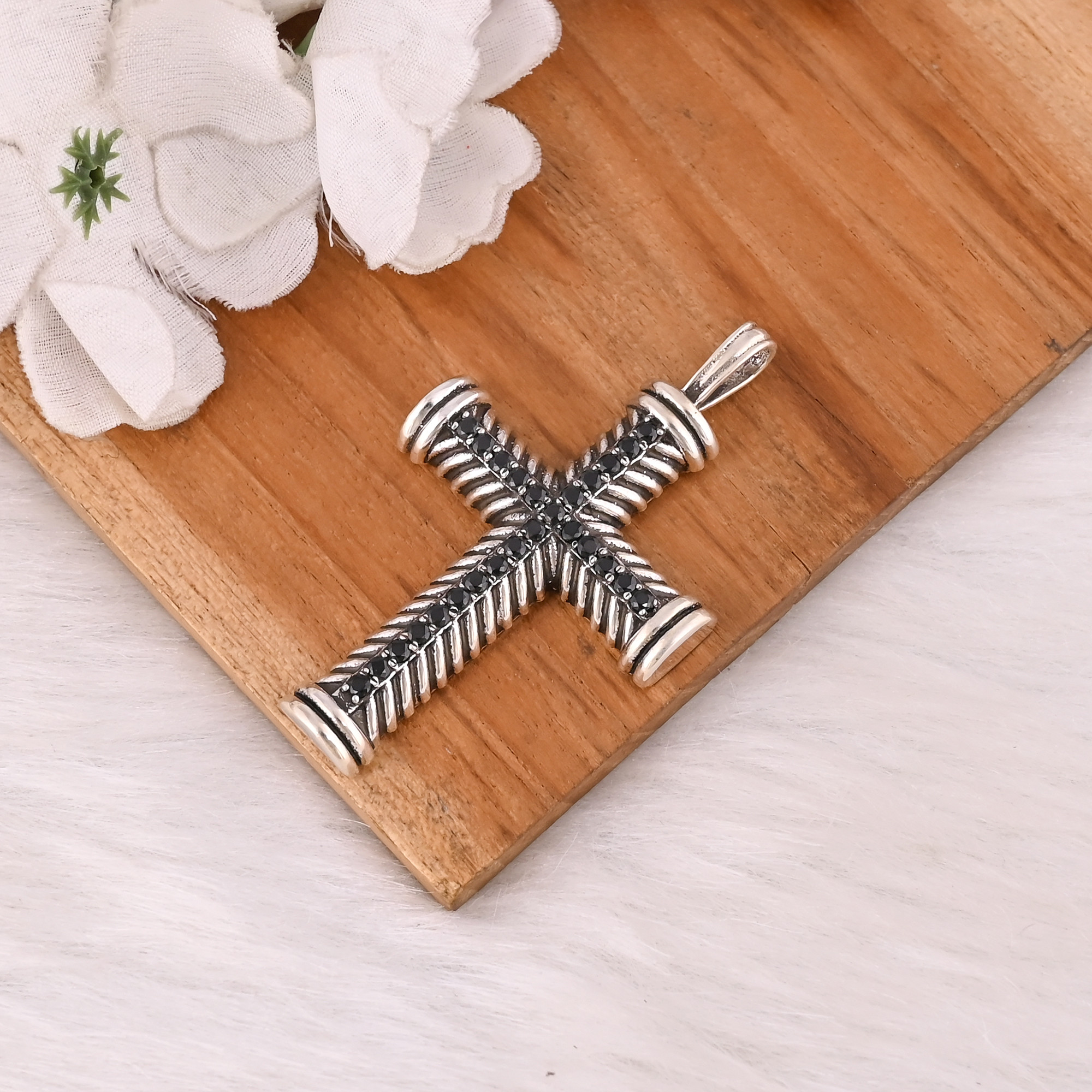 High Quality Black CZ Silver Cross Pendant Jewelry Wholesale 925 Sterling Silver Classic Pendant Boho Jewelry