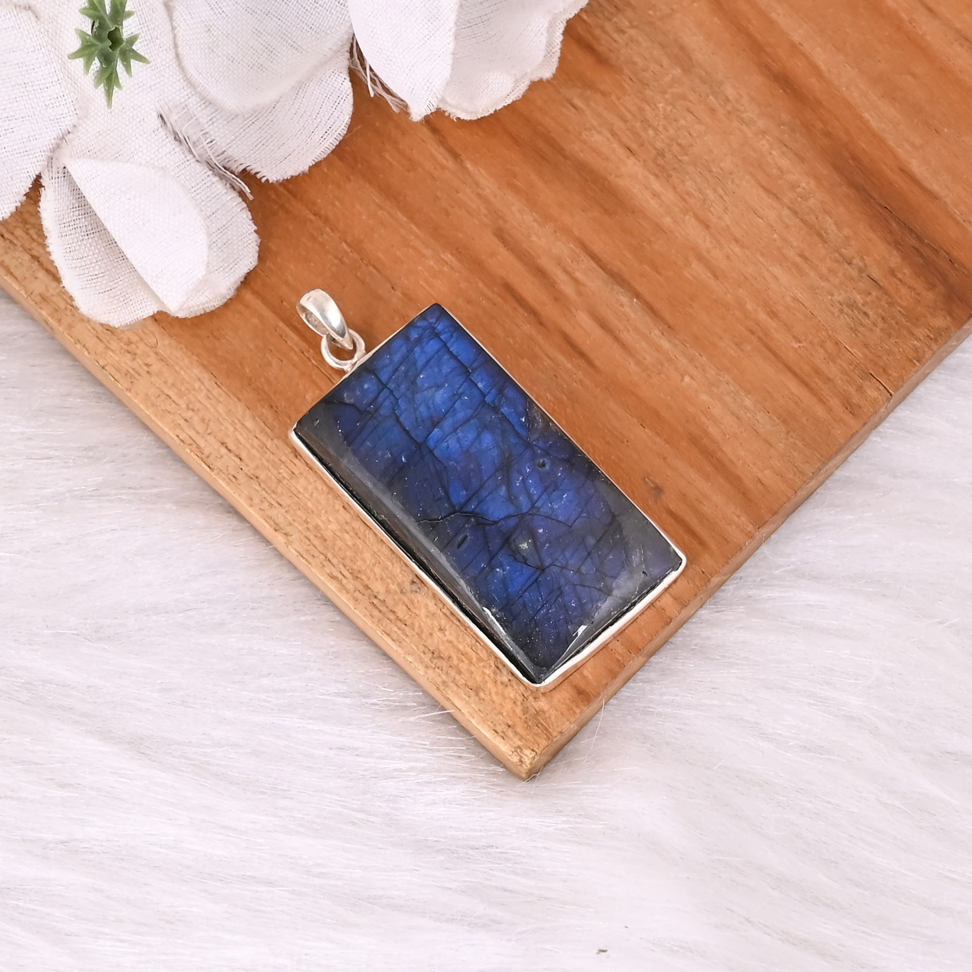 Wholesale 925 Sterling Silver Pendant Natural Labradorite Unique Dainty Silver Pendant Healing Gemstone Gift Weddings