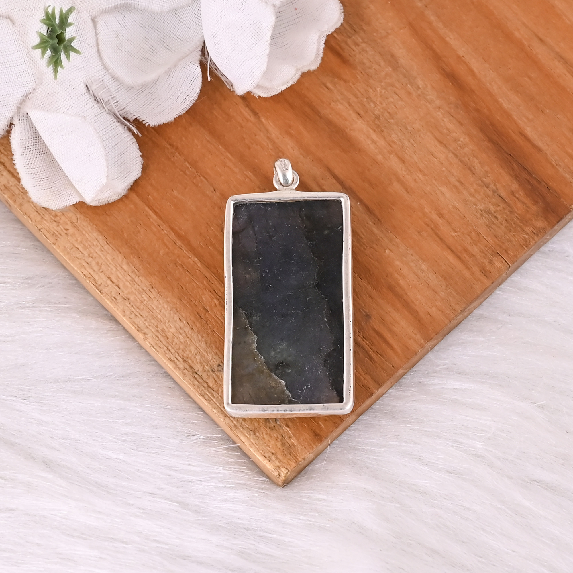 Wholesale 925 Sterling Silver Pendant Natural Labradorite Unique Dainty Silver Pendant Healing Gemstone Gift Weddings