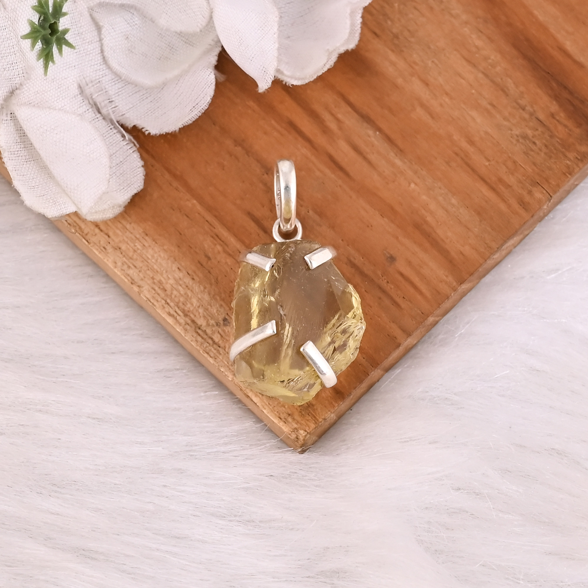 New Arrival 925 Sterling Silver Natural Lemon Quartz Gemstone Pendant Design Custom Jewelry Manufacturer