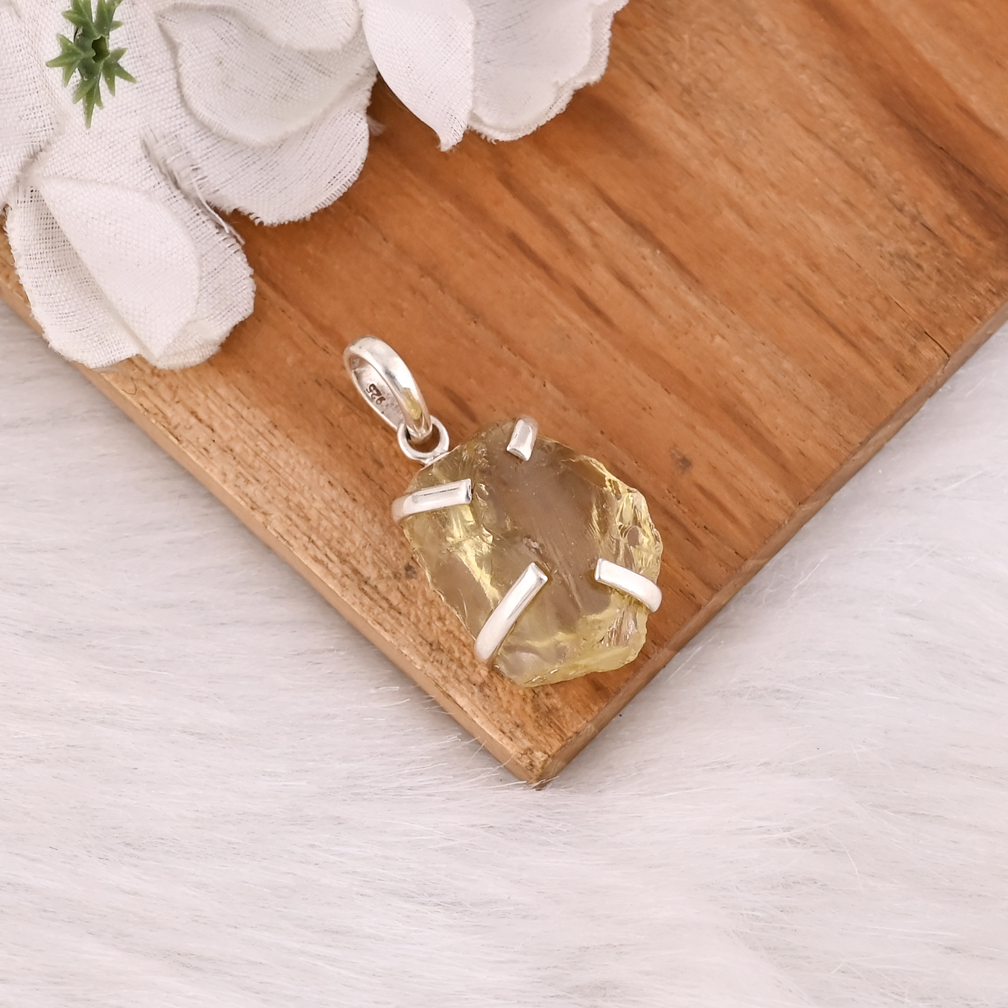 New Arrival 925 Sterling Silver Natural Lemon Quartz Gemstone Pendant Design Custom Jewelry Manufacturer