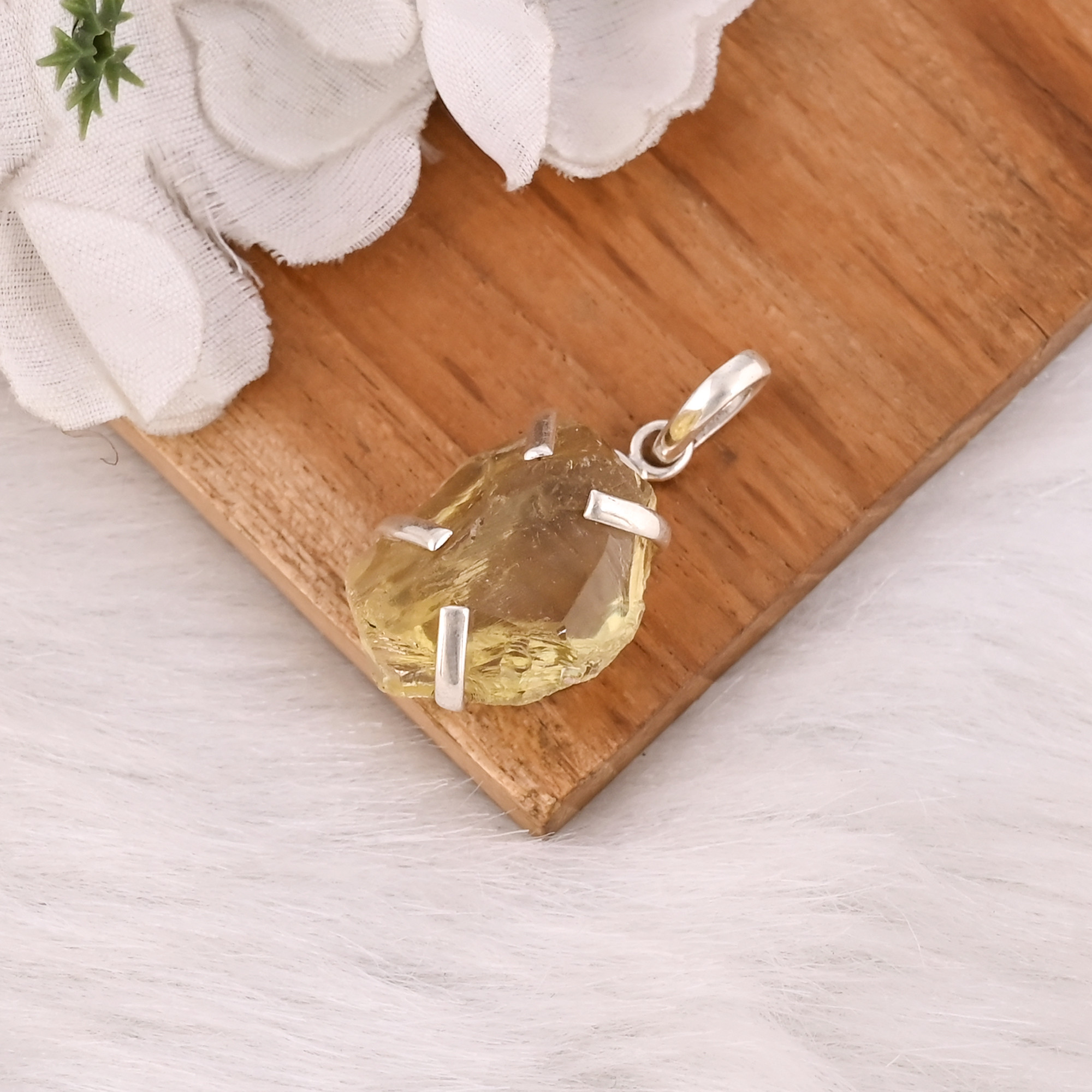 New Arrival 925 Sterling Silver Natural Lemon Quartz Gemstone Pendant Design Custom Jewelry Manufacturer