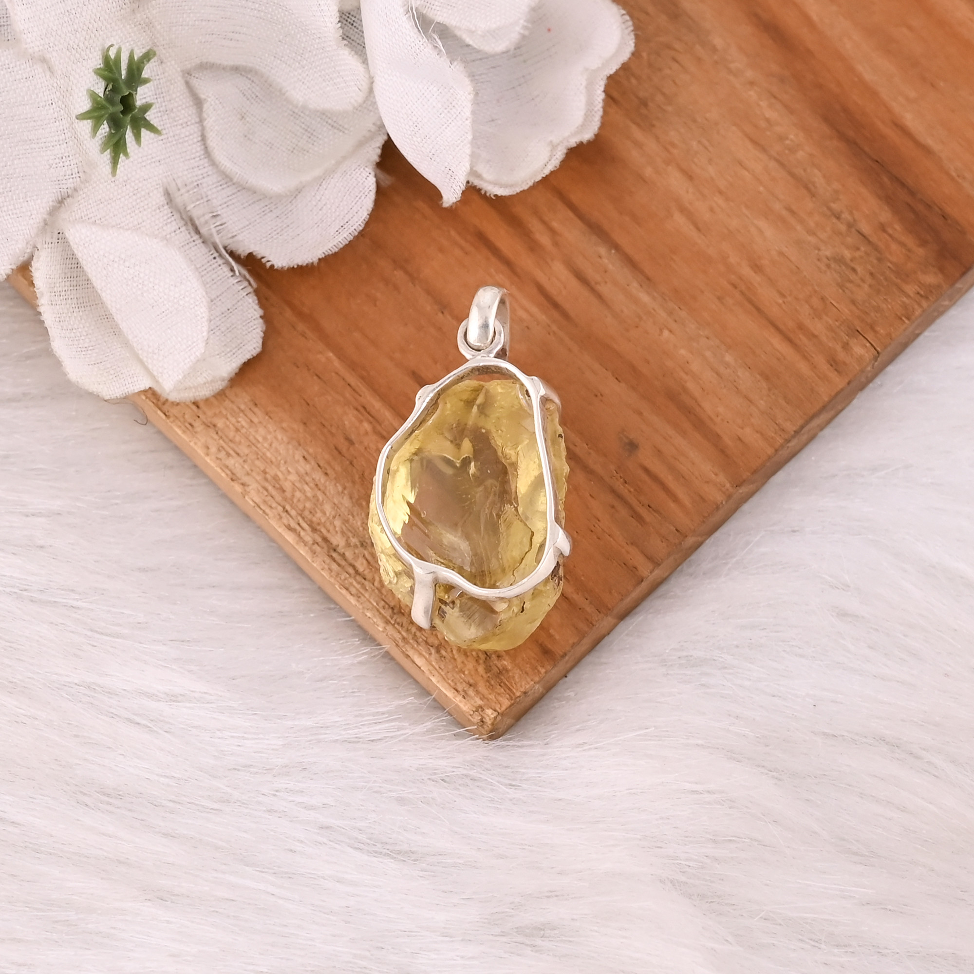 New Arrival 925 Sterling Silver Natural Lemon Quartz Gemstone Pendant Design Custom Jewelry Manufacturer