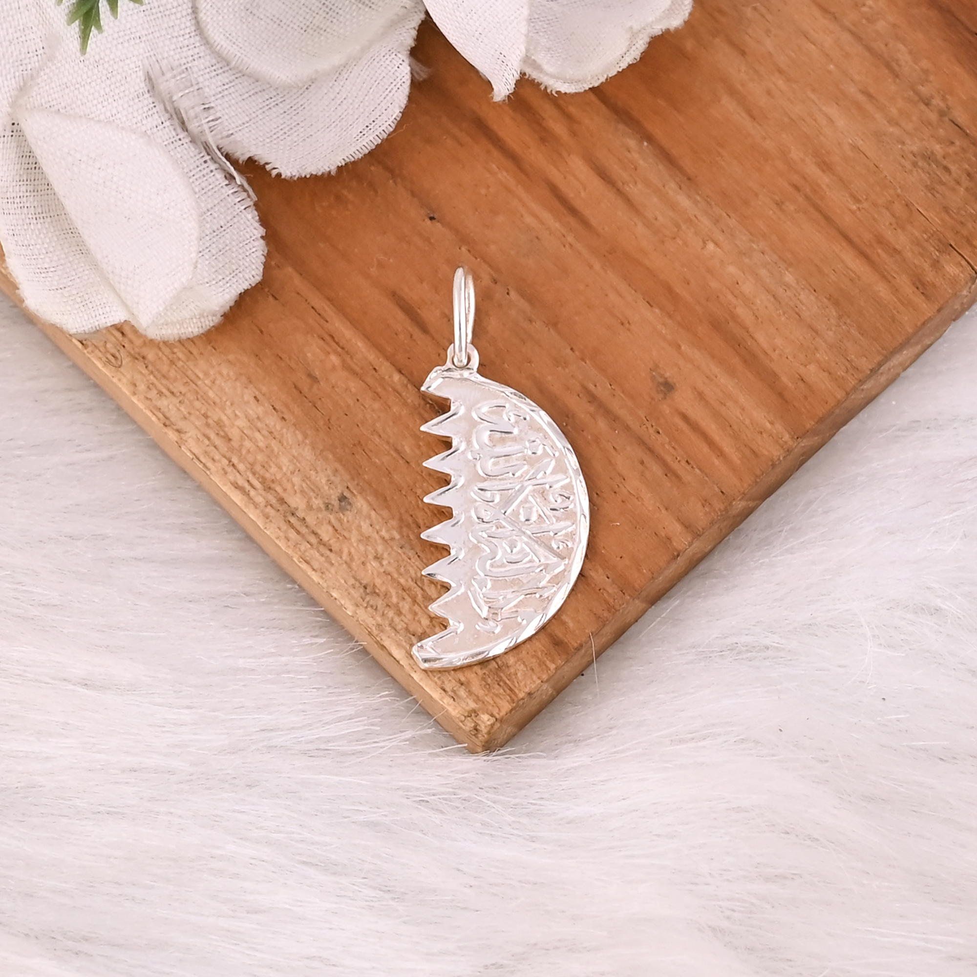 Vintage 925 Sterling Silver Handmade Designer Pendant Necklace Crescent Moon Pendant Trendy Engagements