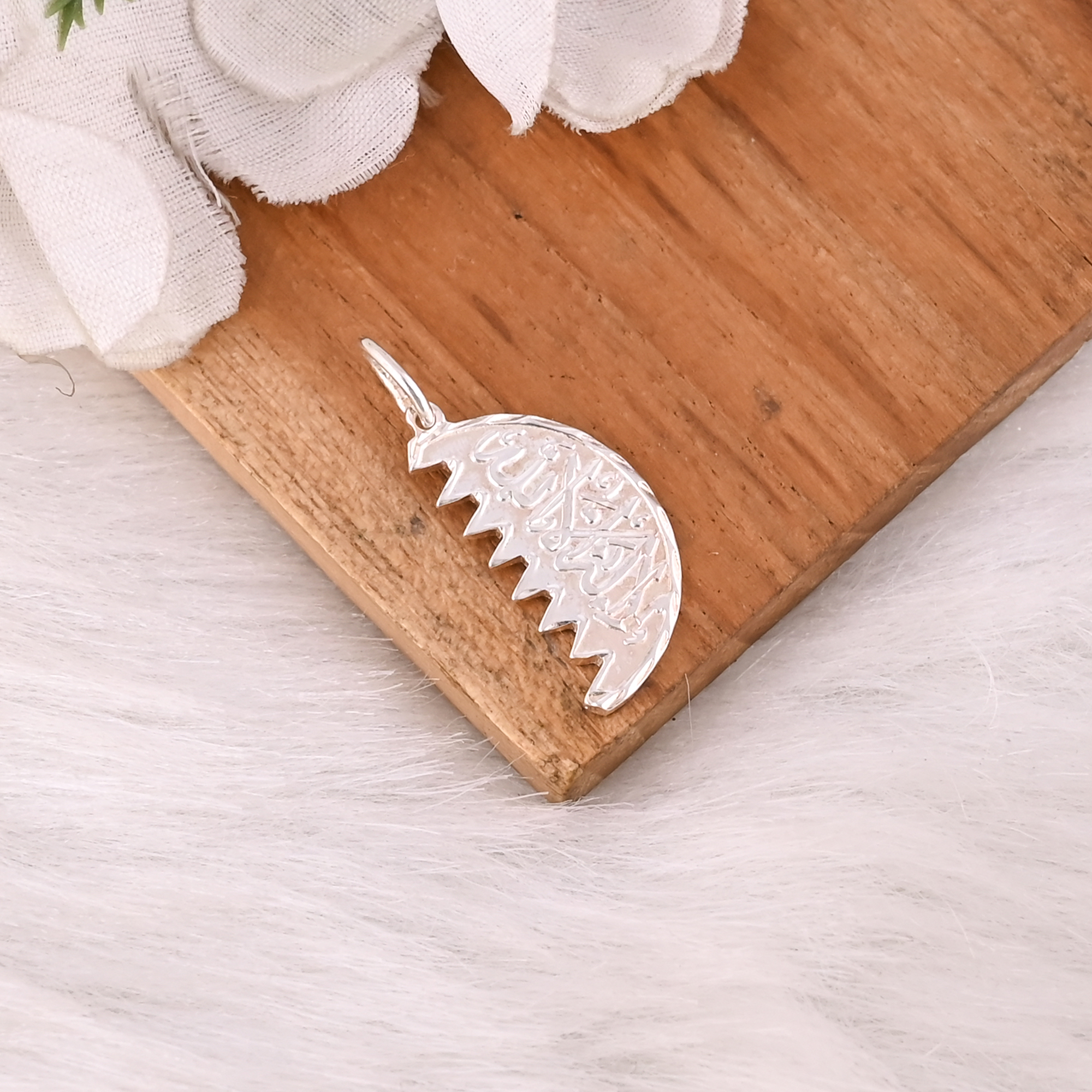 Vintage 925 Sterling Silver Handmade Designer Pendant Necklace Crescent Moon Pendant Trendy Engagements