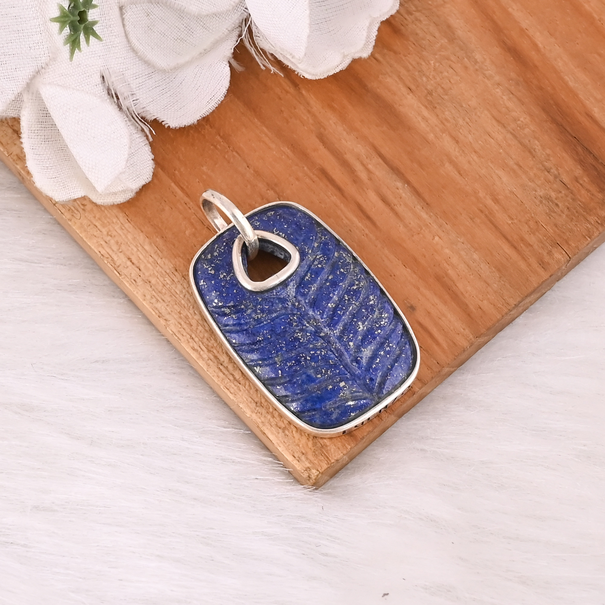 Hot Selling 925 Sterling Silver Lapis Lazuli Pendant Carving Gemstone Cute Women Charm Pendant Necklace
