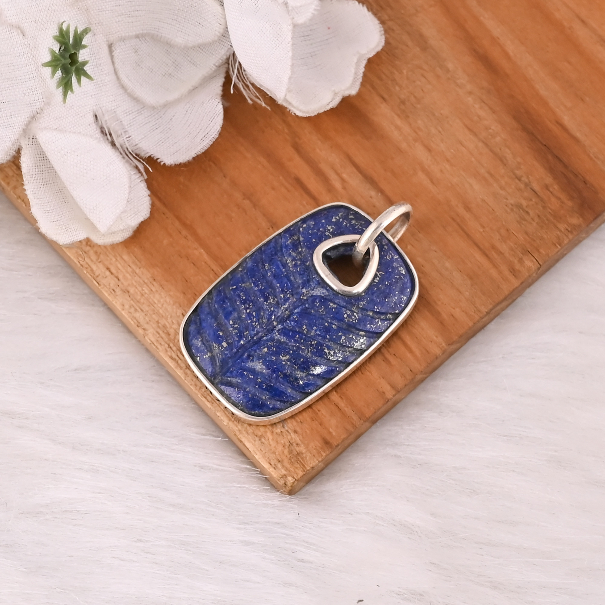 Hot Selling 925 Sterling Silver Lapis Lazuli Pendant Carving Gemstone Cute Women Charm Pendant Necklace