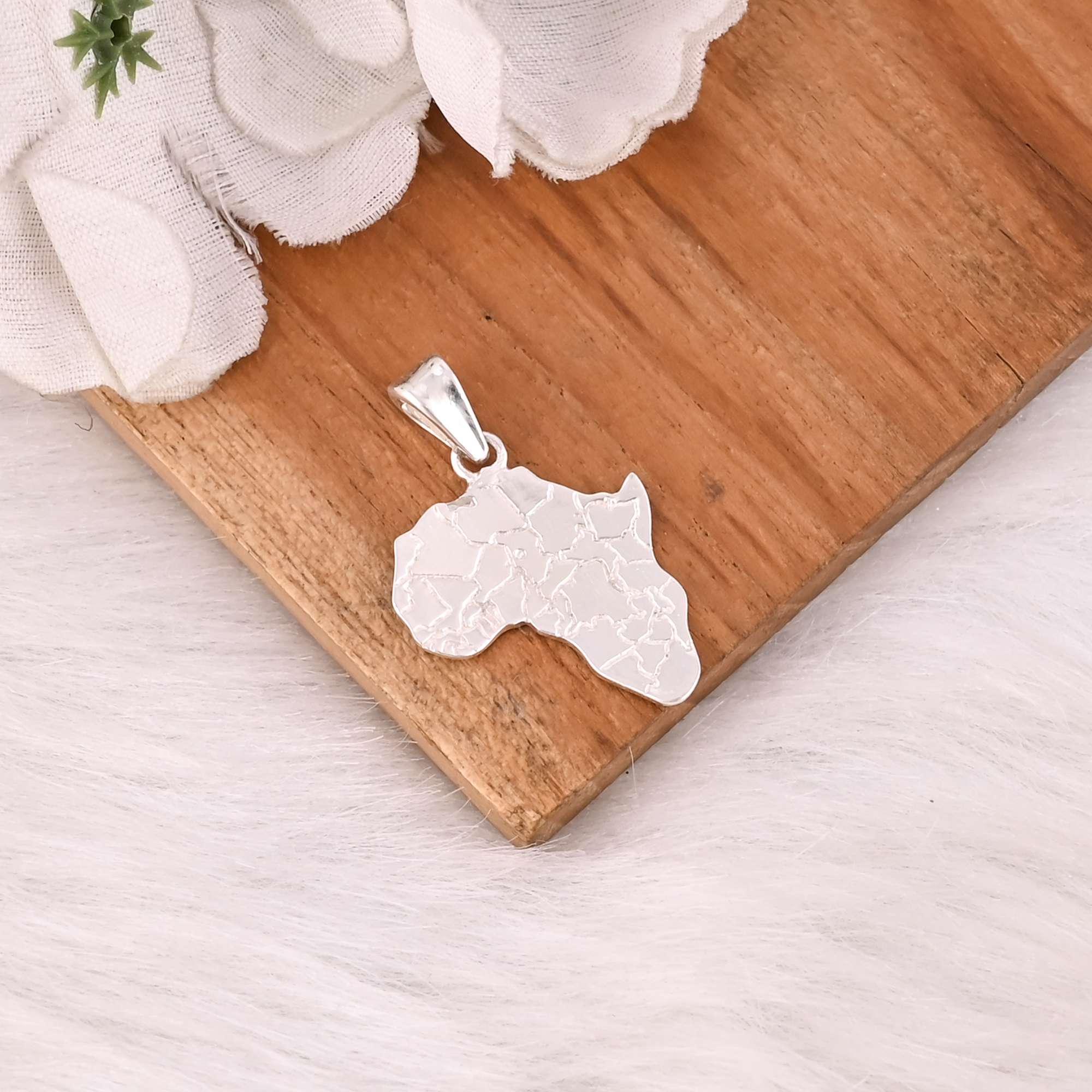 Vintage 925 Sterling Silver Handcrafted Map Pendant Necklace Unique Gifts Pendant Trendy Engagements Birthday Gift Pendant