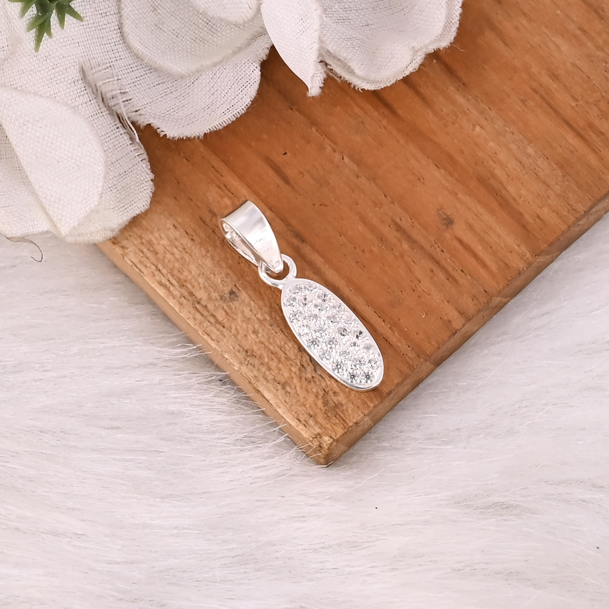 New Arrival 925 Sterling Silver White Cz Healing Pendant Designer Custom Jewelry Manufacturer Boho Jewelry