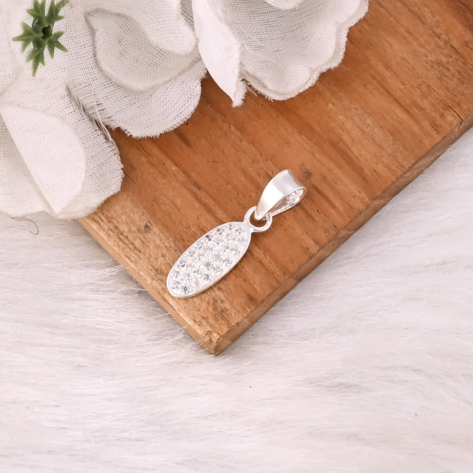 New Arrival 925 Sterling Silver White Cz Healing Pendant Designer Custom Jewelry Manufacturer Boho Jewelry