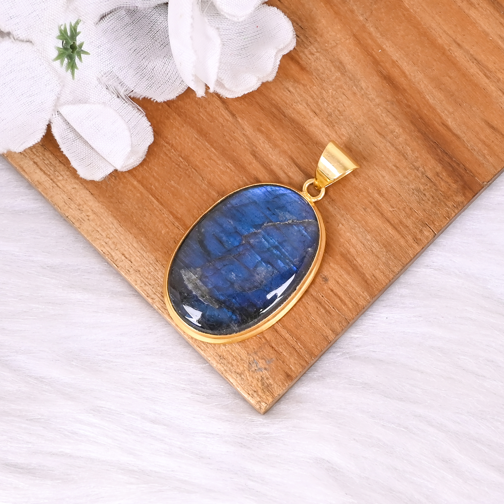 Classic Natural Labradorite Handmade Brass Oval Gemnstone Pendant