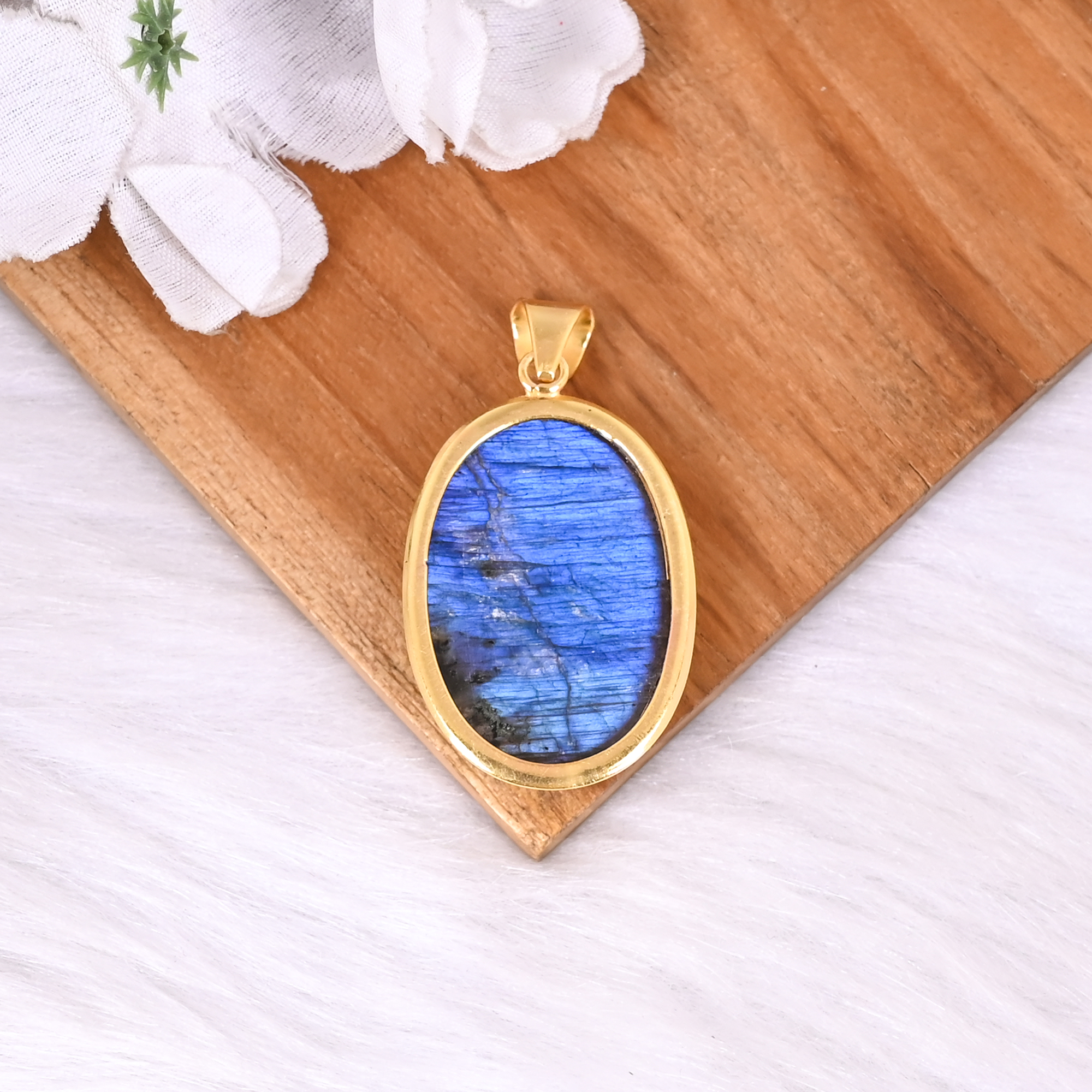Classic Natural Labradorite Handmade Brass Oval Gemnstone Pendant