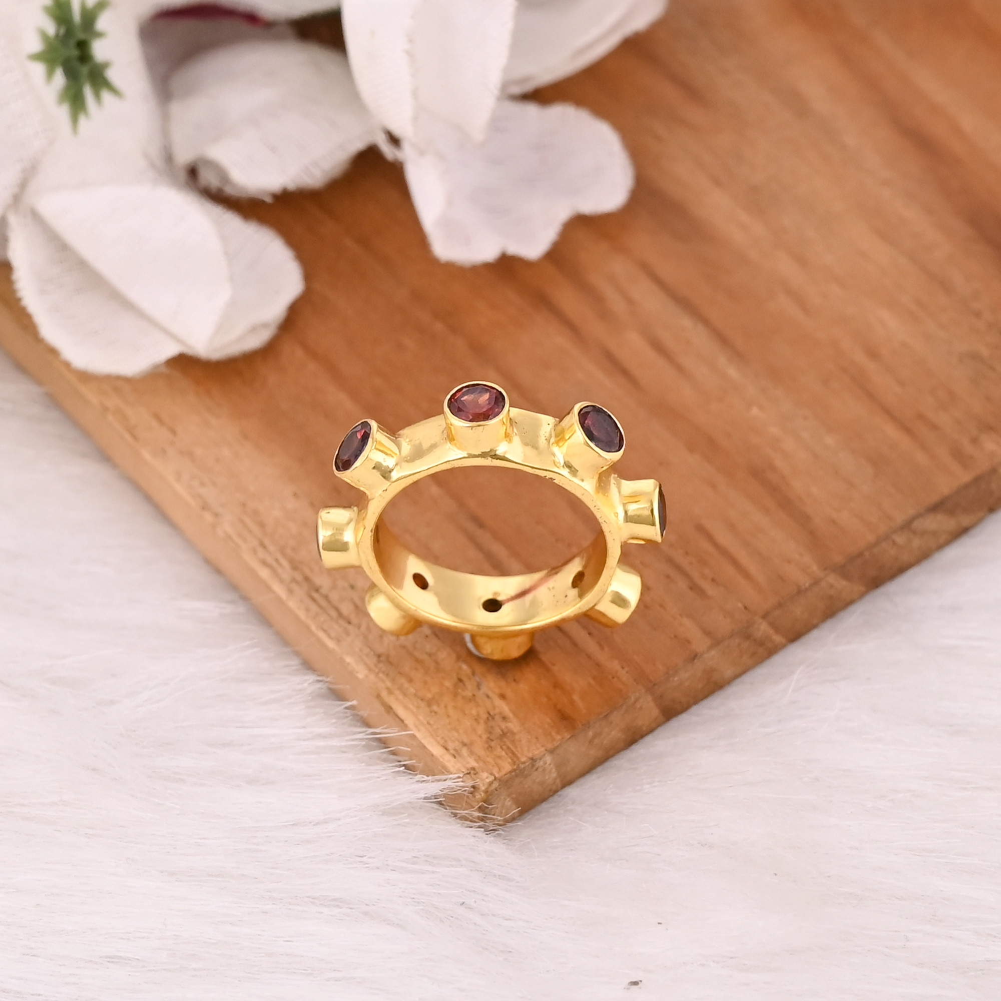 925 Silver Band Eternity Ring Gold Plated Natural Mozambique Garnet Gemstone 4MM Bezel Setting Birthstone Wedding Ring Wholesale