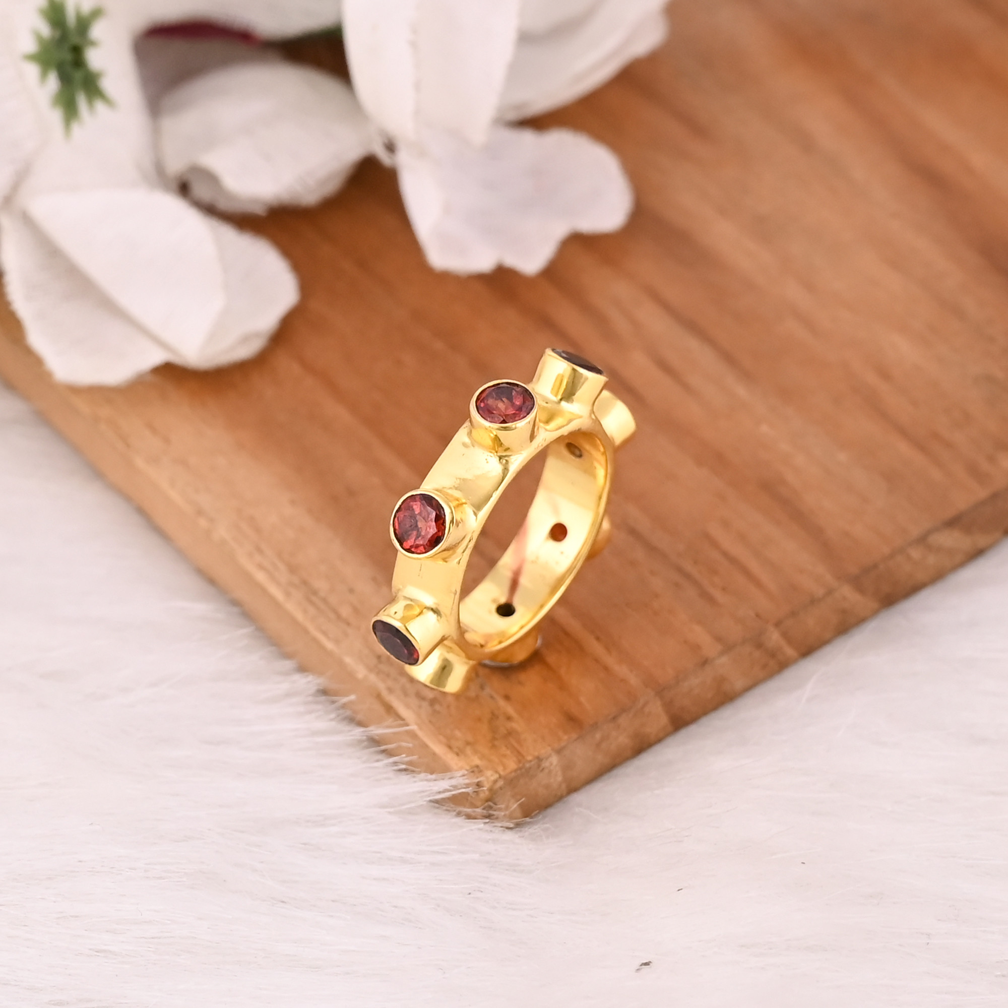 925 Silver Band Eternity Ring Gold Plated Natural Mozambique Garnet Gemstone 4MM Bezel Setting Birthstone Wedding Ring Wholesale