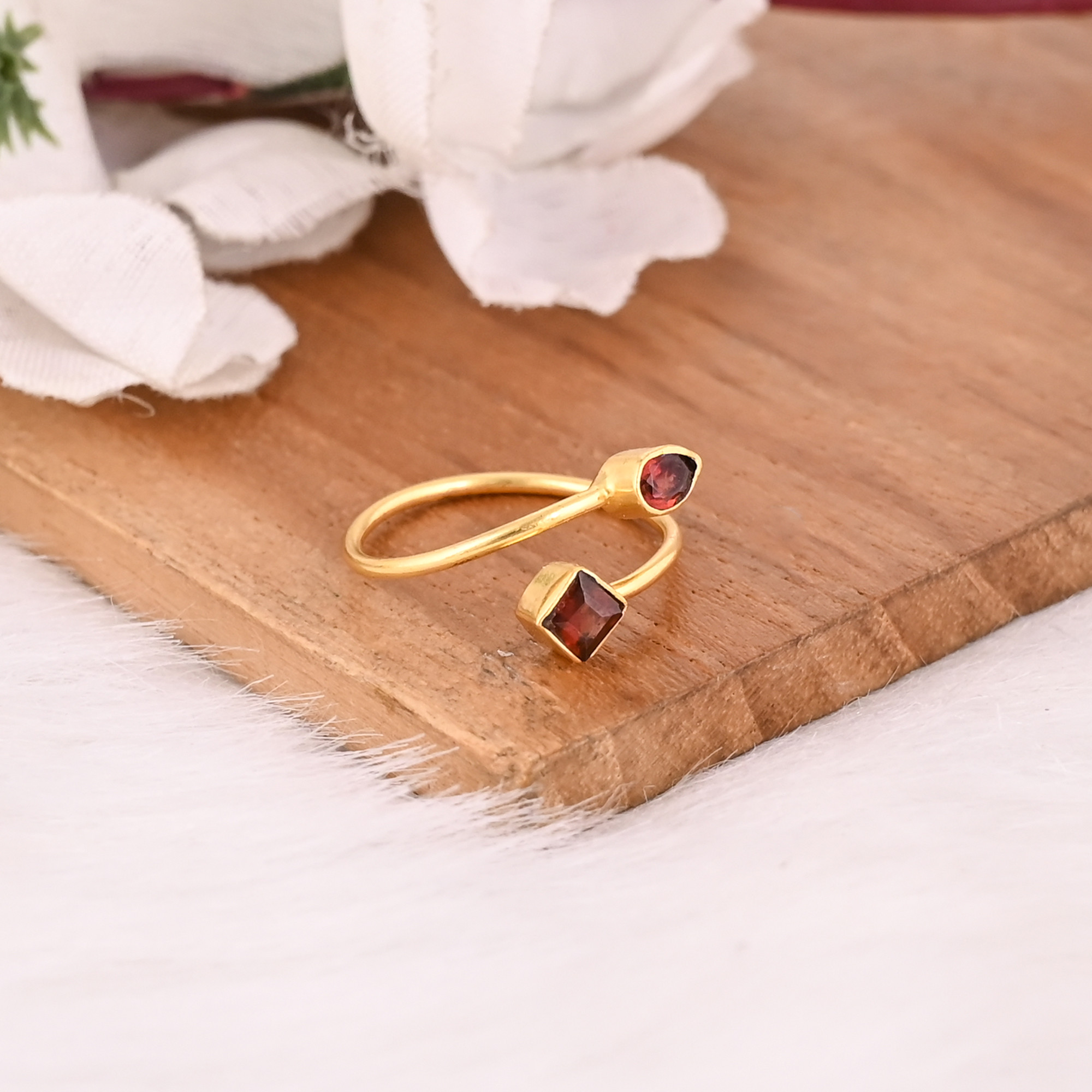 Best Selling 925 Sterling Silver Stackable Ring Mozambique Garnet Gemstone Gold Plated Jewelry Accessories Wholesale Finger Use