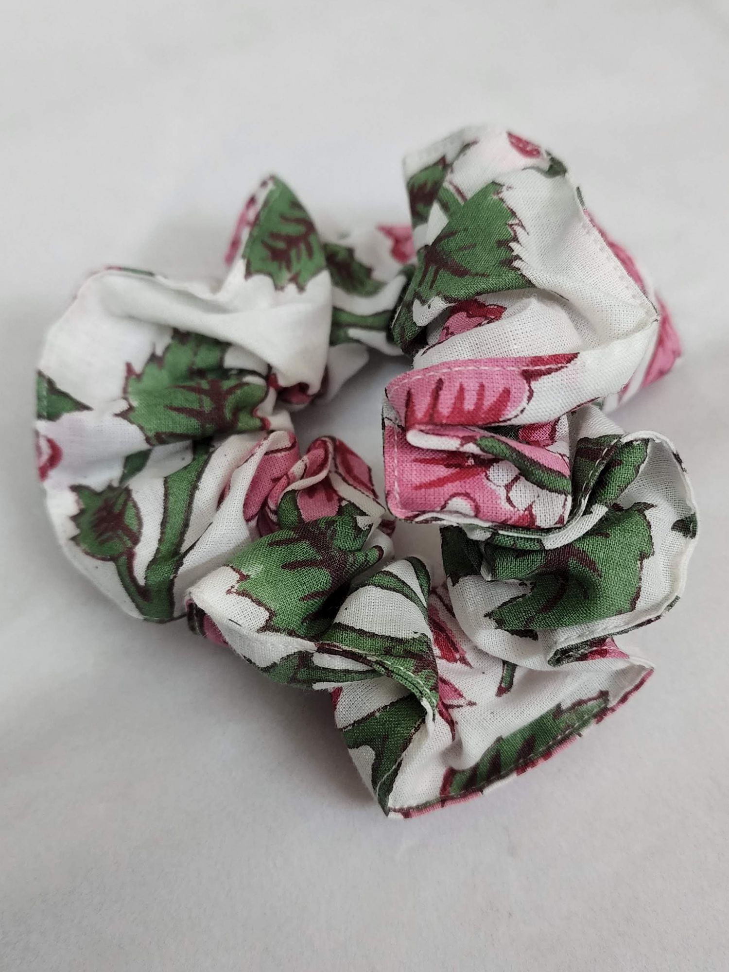 Tarangini Handblock Printed Scrunchies Green Pink White