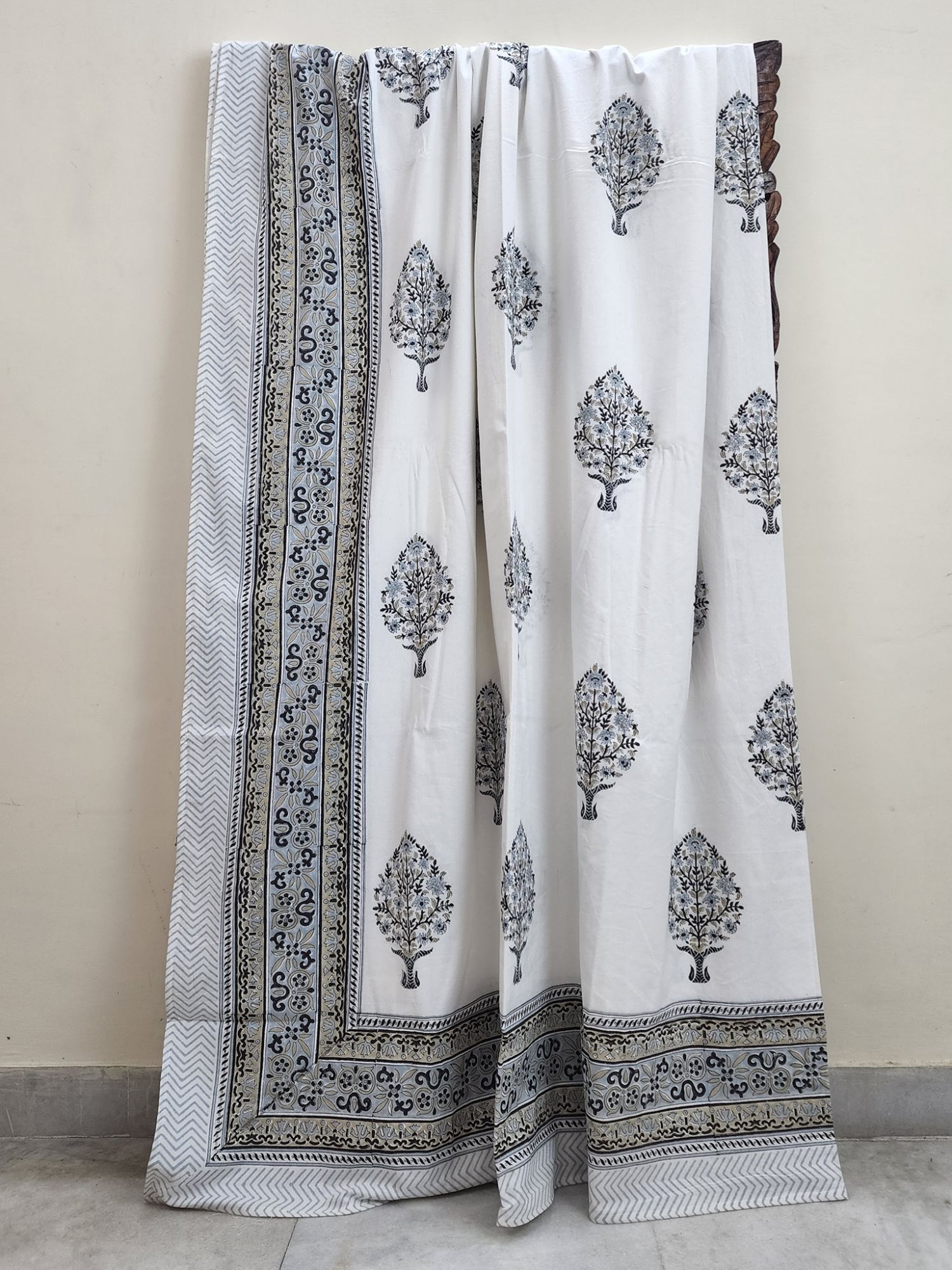 Shiro Akemi Pure Cotton Hand block Printed Super Kingsize Bedsheet