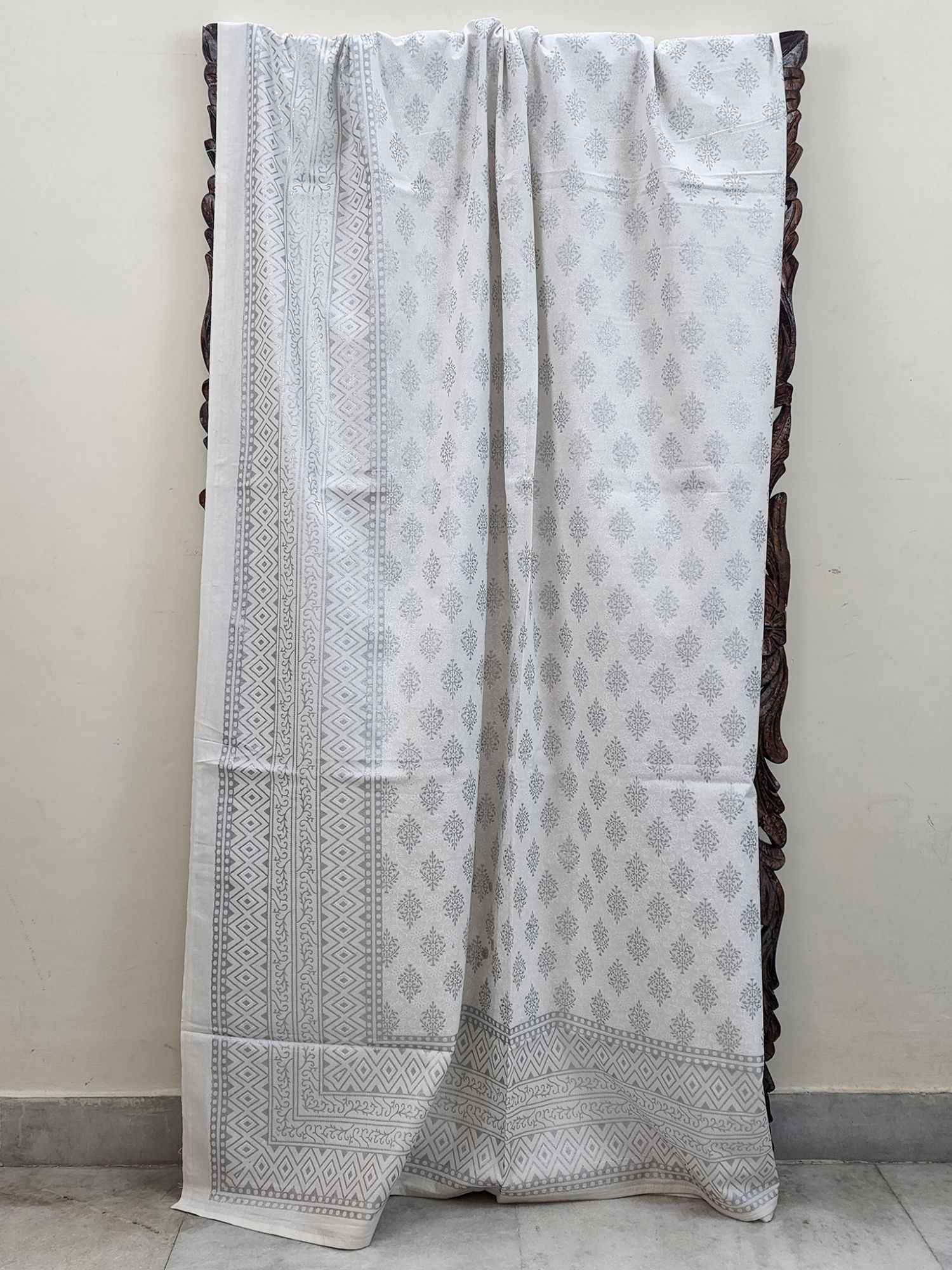 Sitaare Pure Cotton Queen Size Bedsheet White Silver