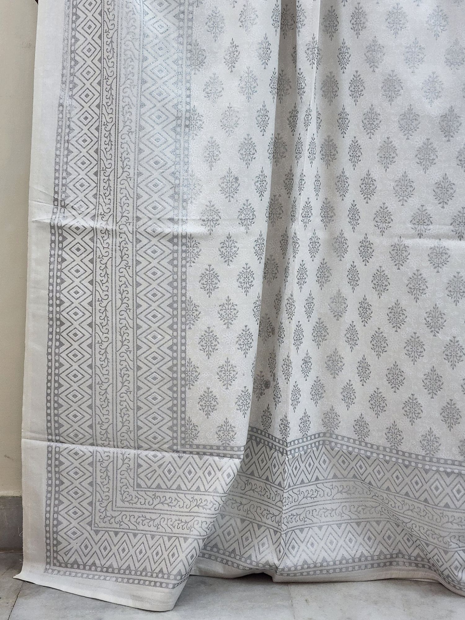 Sitaare Pure Cotton Queen Size Bedsheet White Silver