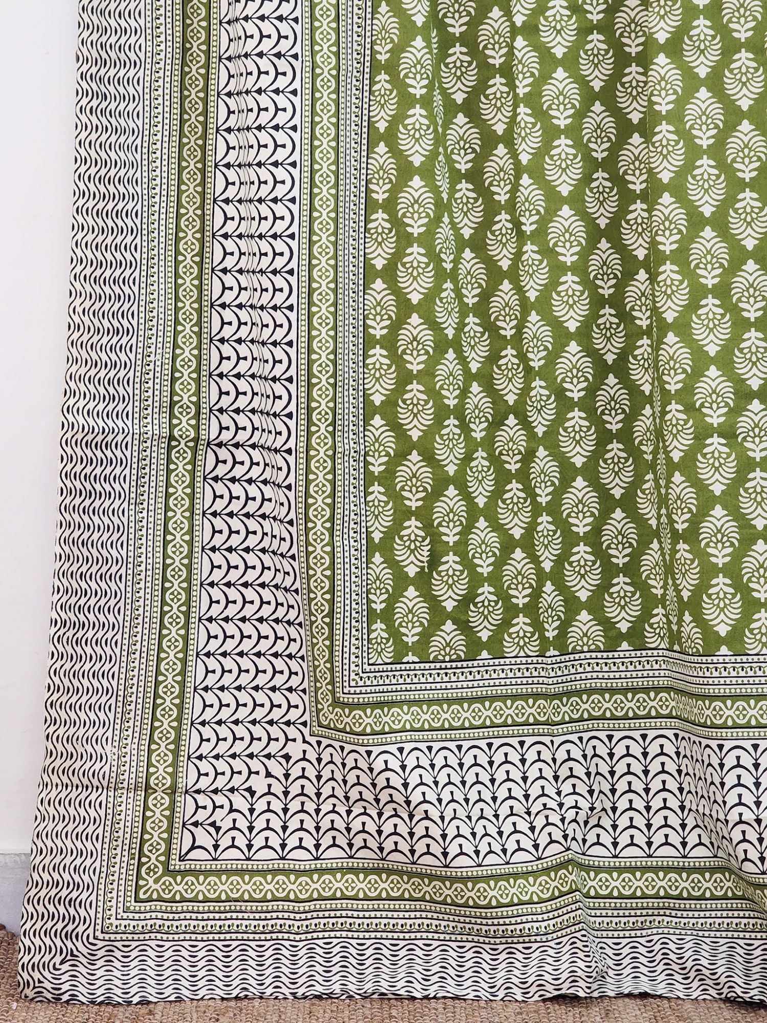 Ashmik Pure Cotton Queen Size Bedsheet