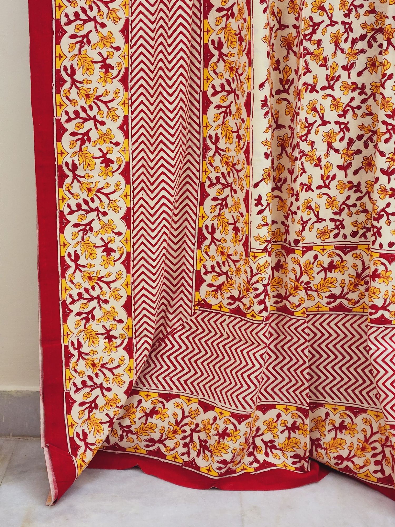 Aabaad Phoolon ka Guldasta Pure Cotton hand block Printed Super Kingsize Bedsheet