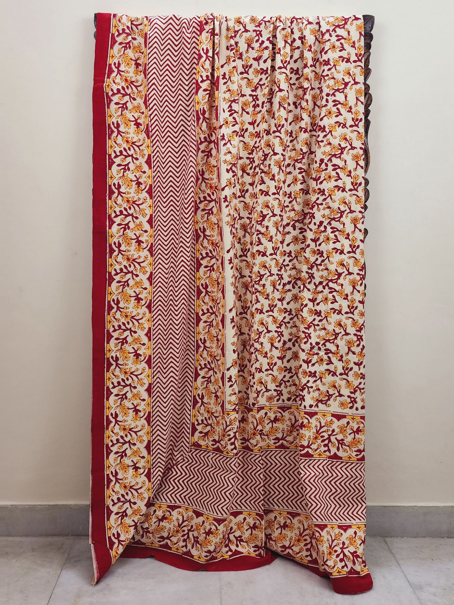 Aabaad Phoolon ka Guldasta Pure Cotton hand block Printed Super Kingsize Bedsheet