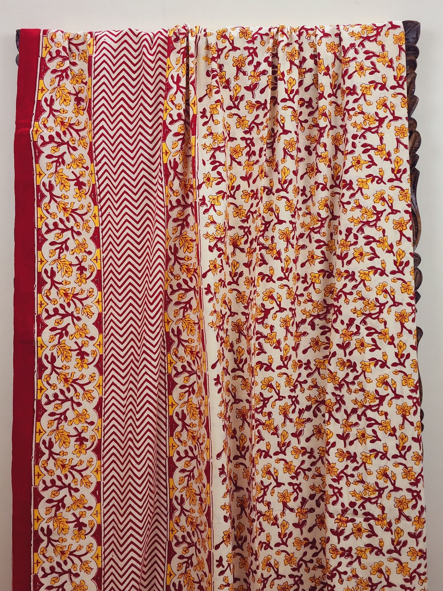 Aabaad Phoolon ka Guldasta Pure Cotton hand block Printed Super Kingsize Bedsheet
