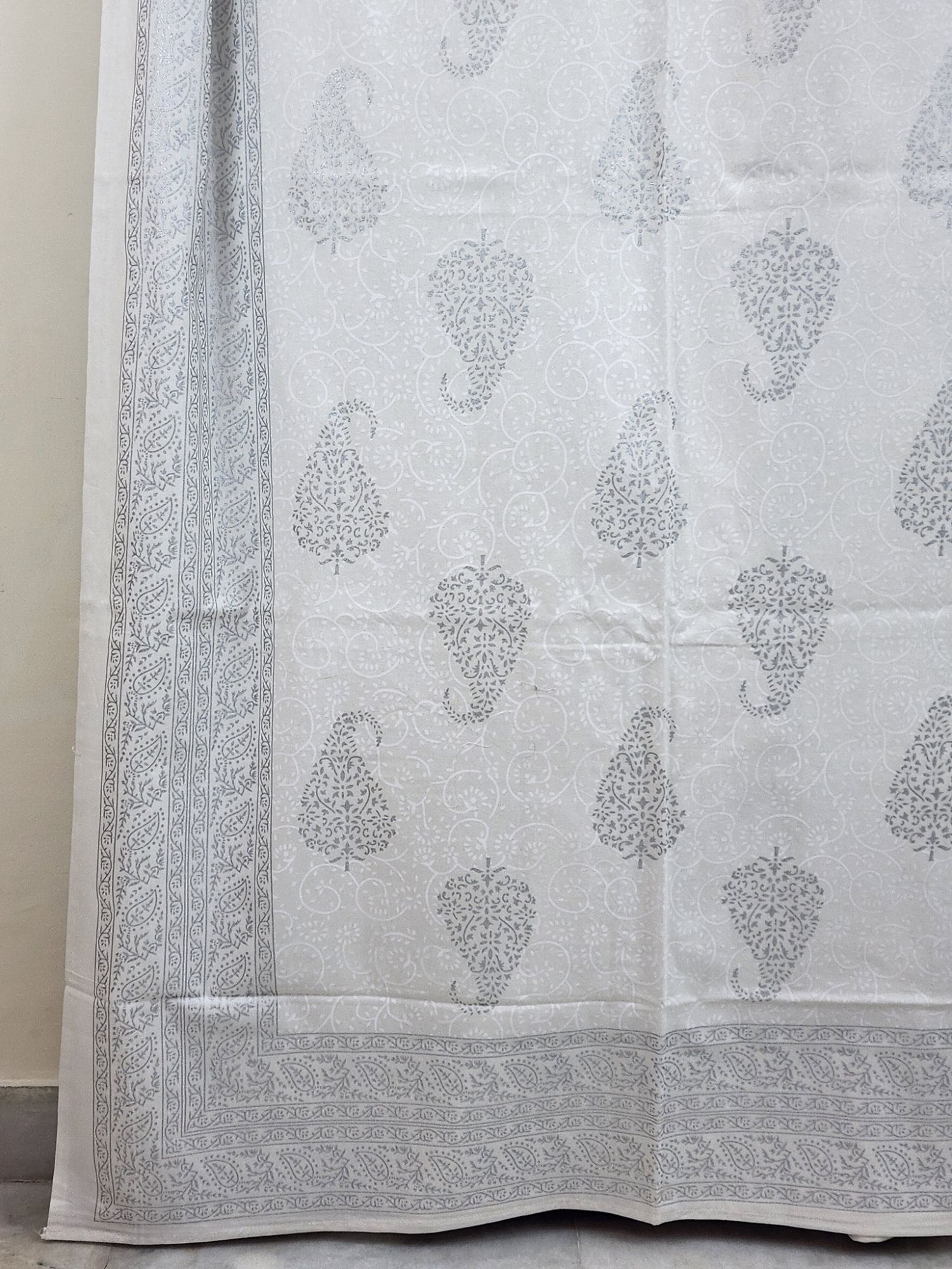 Sitaare Pure Cotton Queen Size Bedsheet White Silver