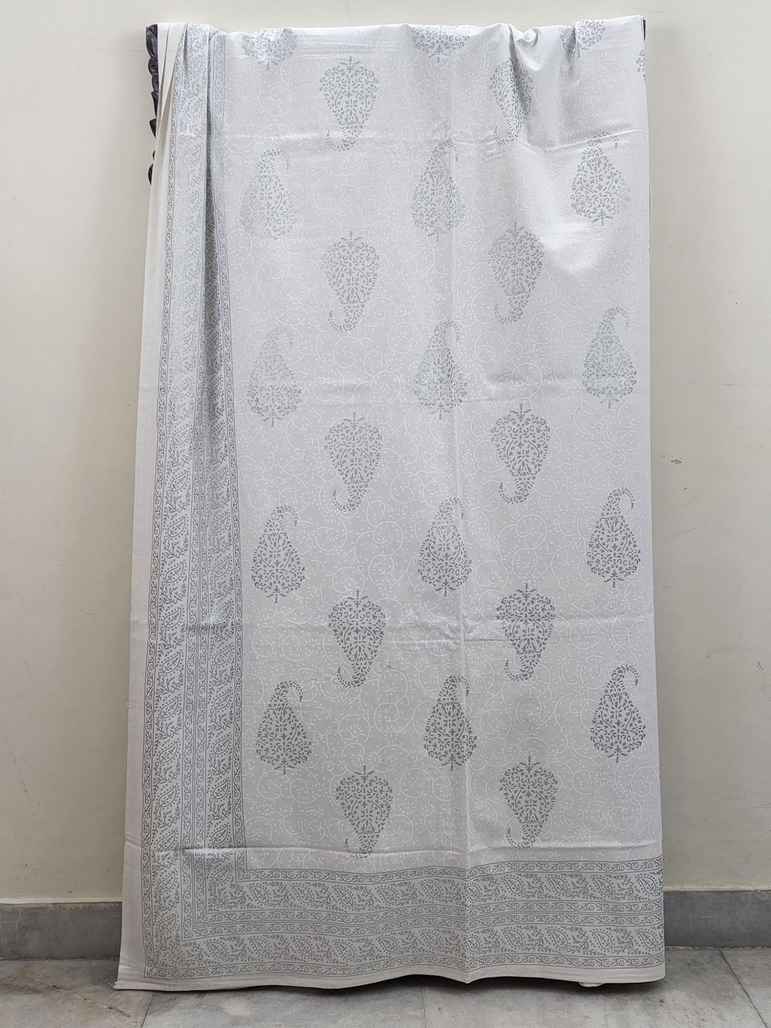 Sitaare Pure Cotton Queen Size Bedsheet White Silver