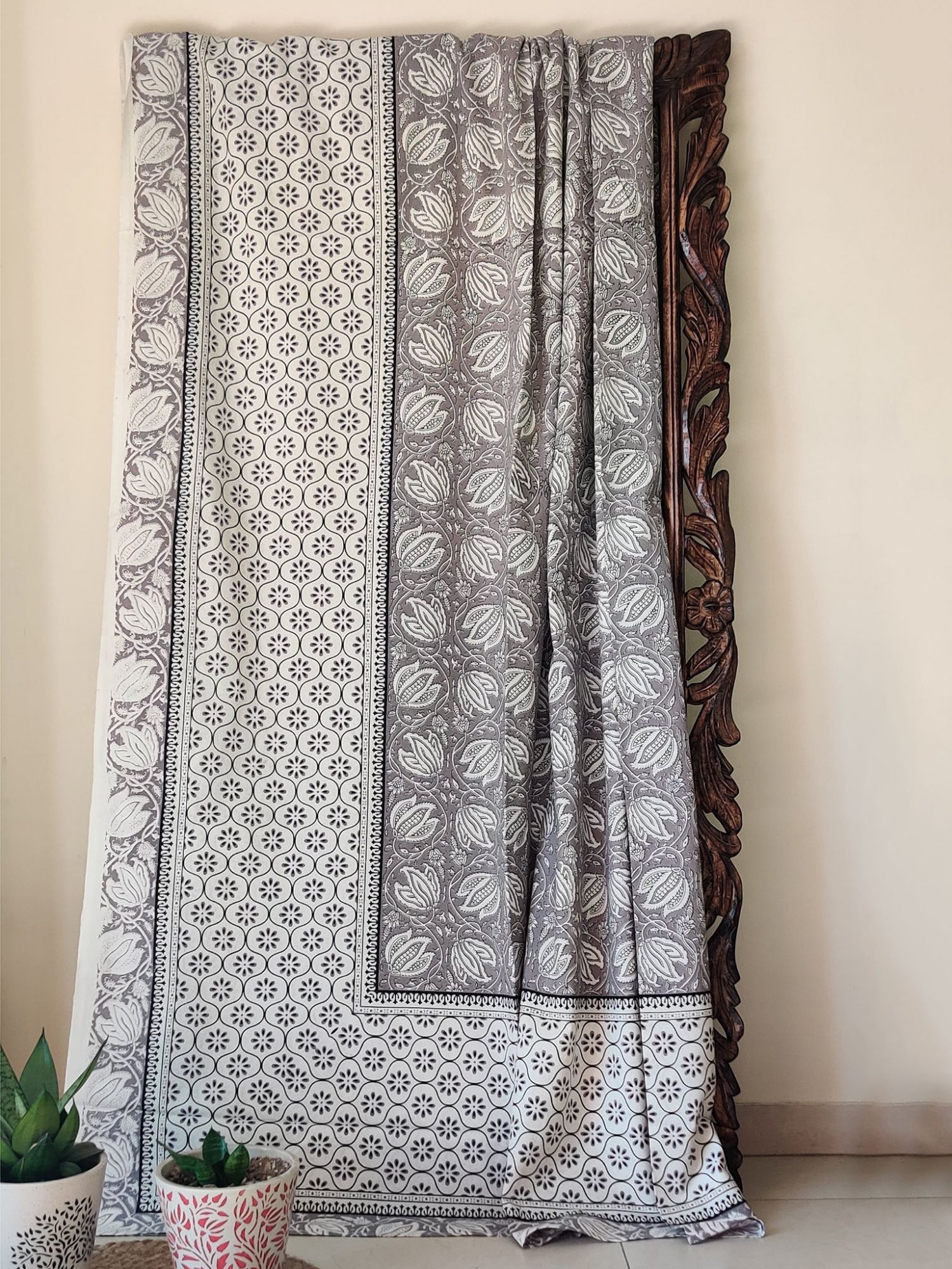 Mughal Jaal Pure Cotton Handmade Artisanal Kingsize Double Bedsheet Snowdrop Flower Grey