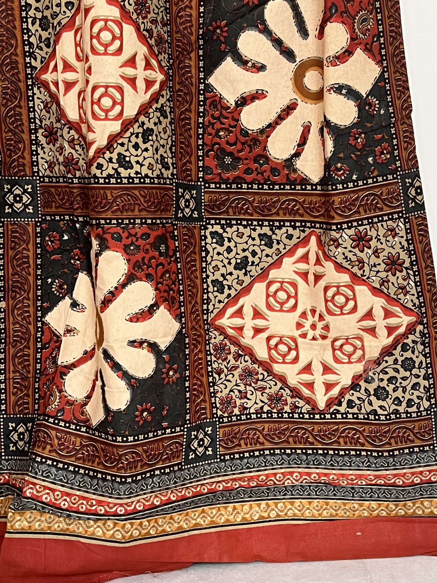 Mirzyaa Aangan Pure Cotton Queen Size Bedsheet