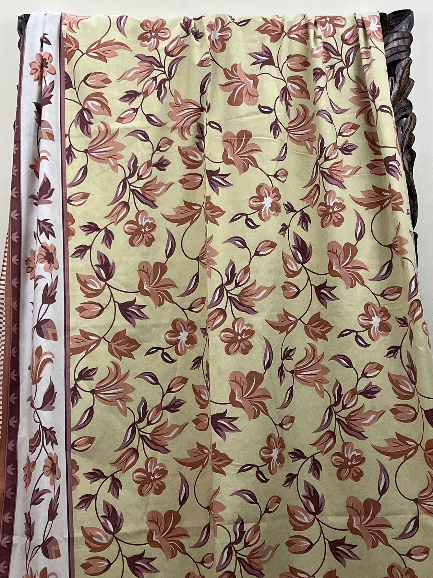 Mirzyaa Besabar Peela Pure Cotton Queen Size Bedsheet