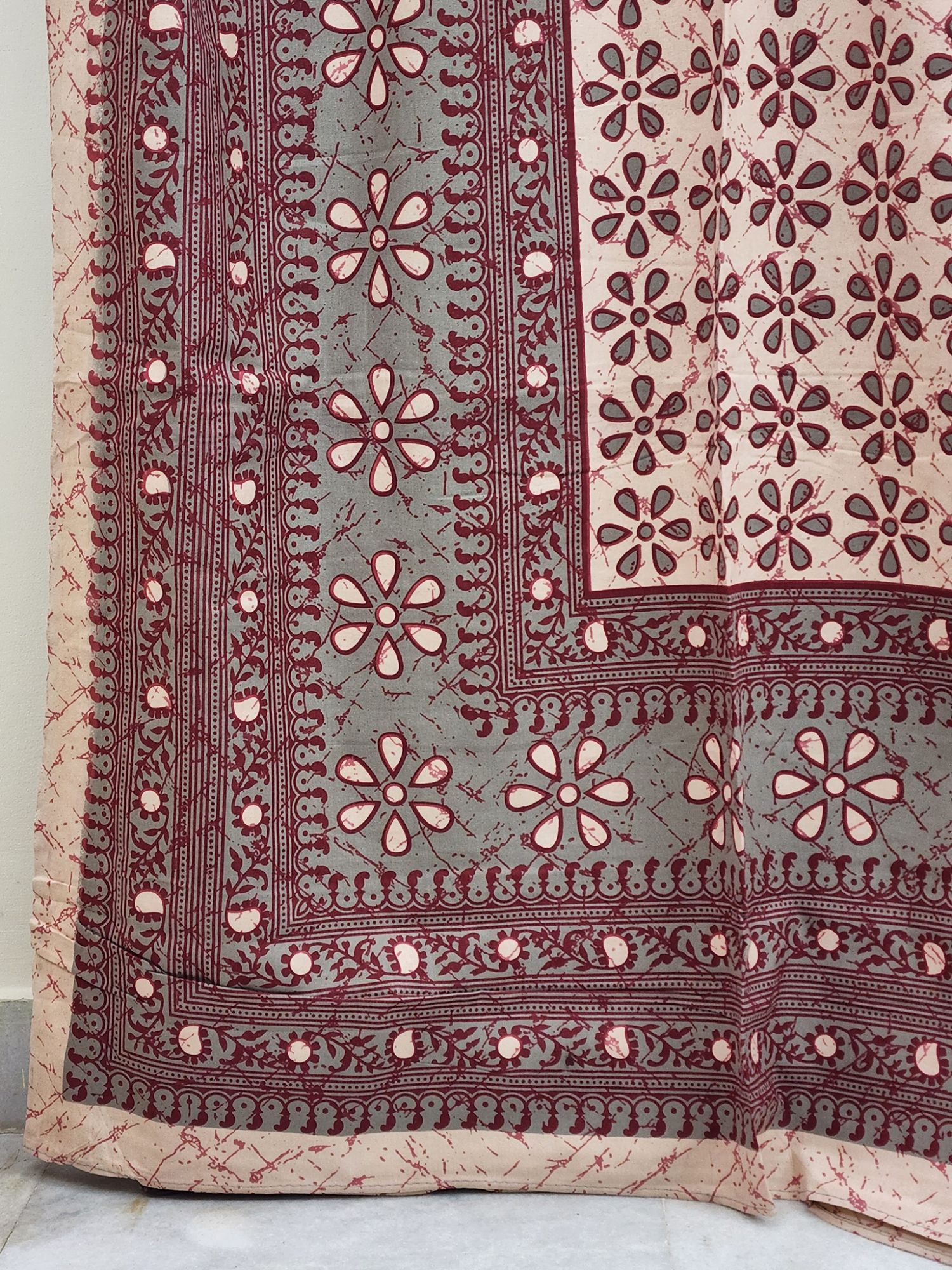 Mirzyaa Chaitra Pure Cotton Queen Size Bedsheet