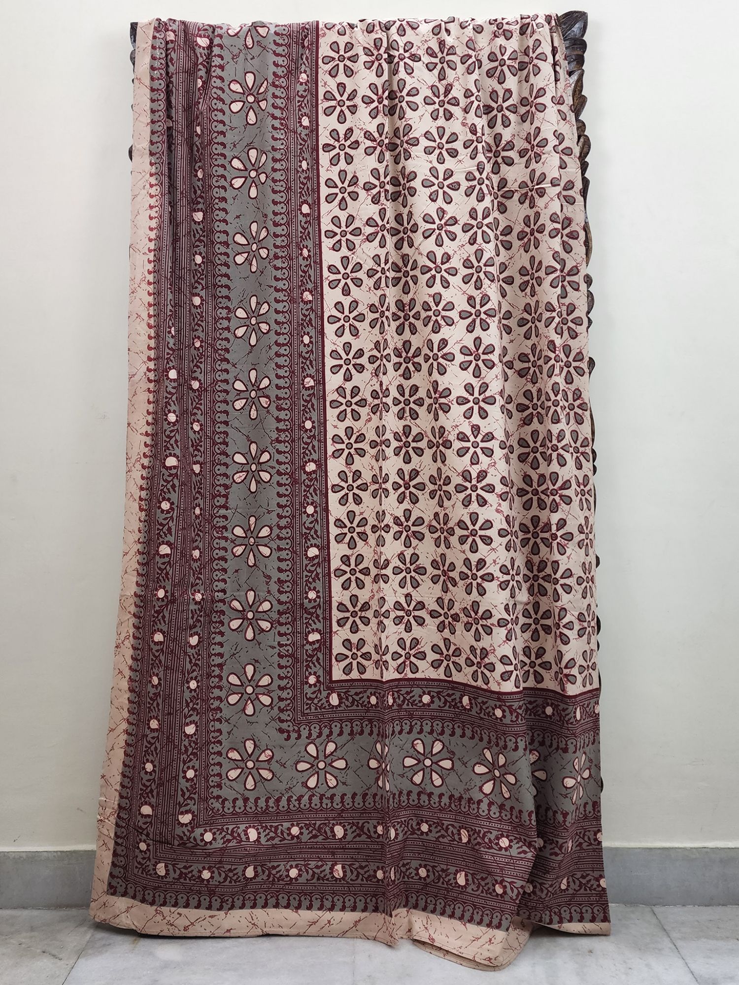 Mirzyaa Chaitra Pure Cotton Queen Size Bedsheet