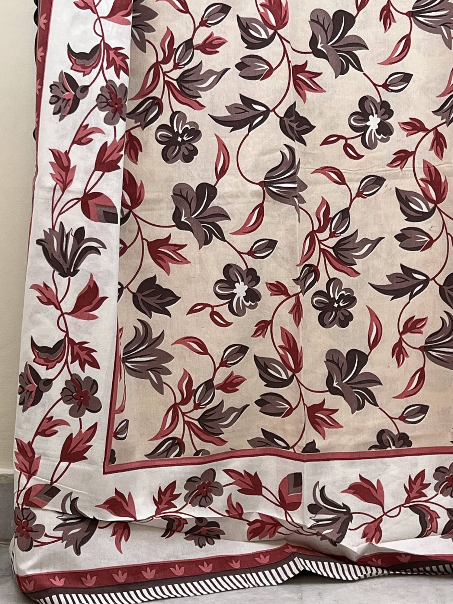 Mirzyaa Chandan Pure Cotton Queen Size Bedsheet