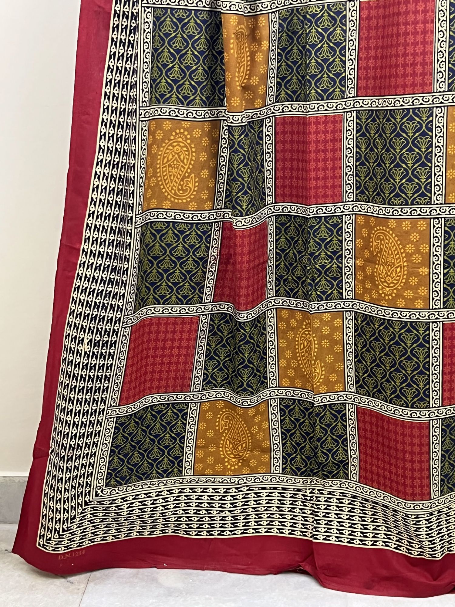 Mirzyaa Khirki Pure Cotton Queen Size Bedsheet