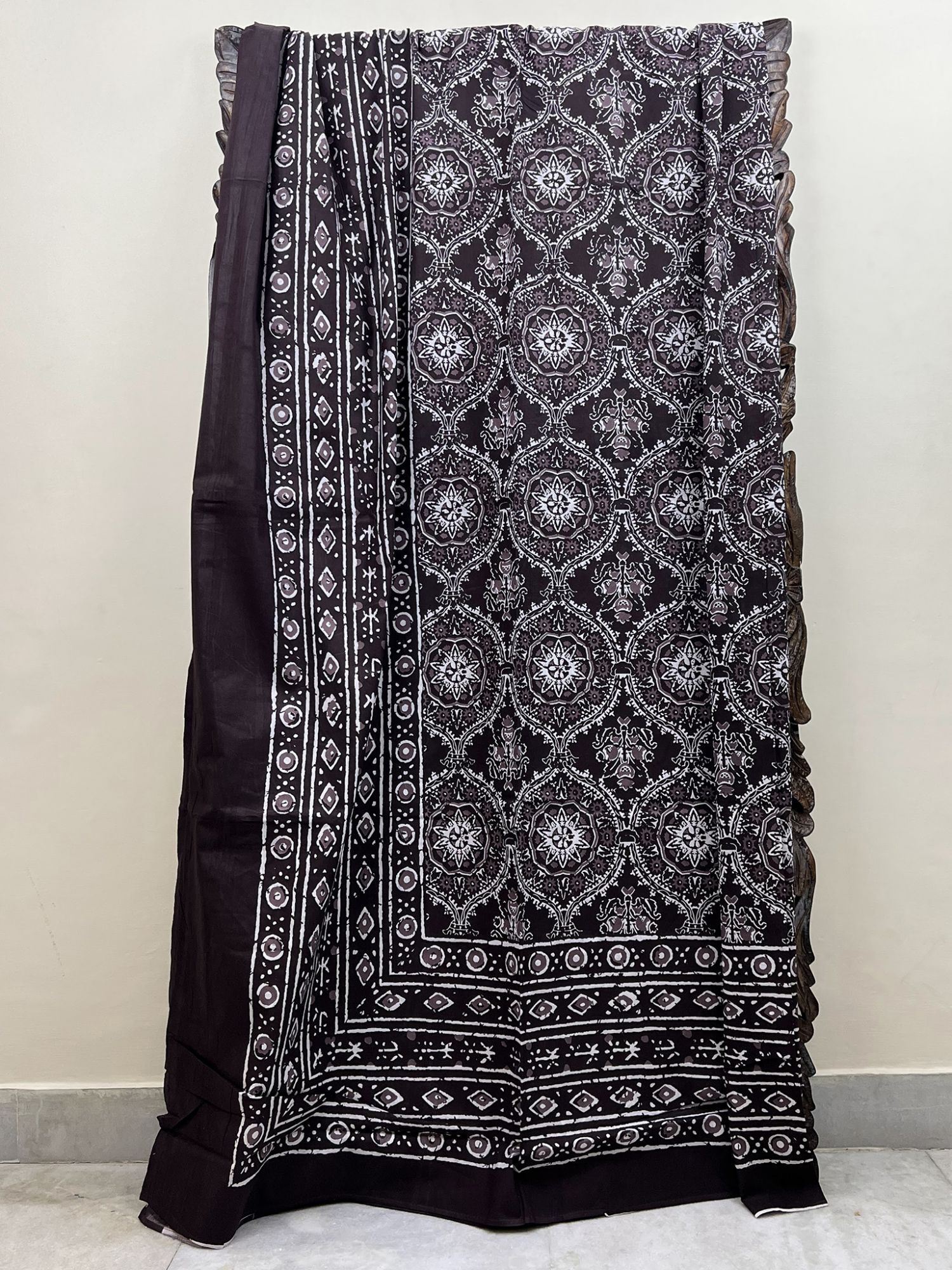Mitti di Khushboo Pure Cotton Queen Size Bedsheet Dark Brown Dabu