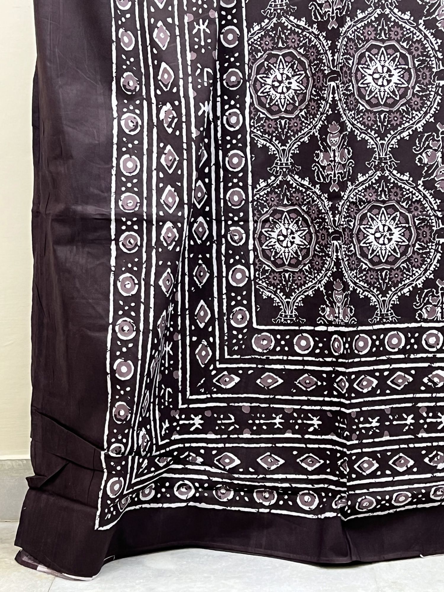 Mitti di Khushboo Pure Cotton Queen Size Bedsheet Dark Brown Dabu