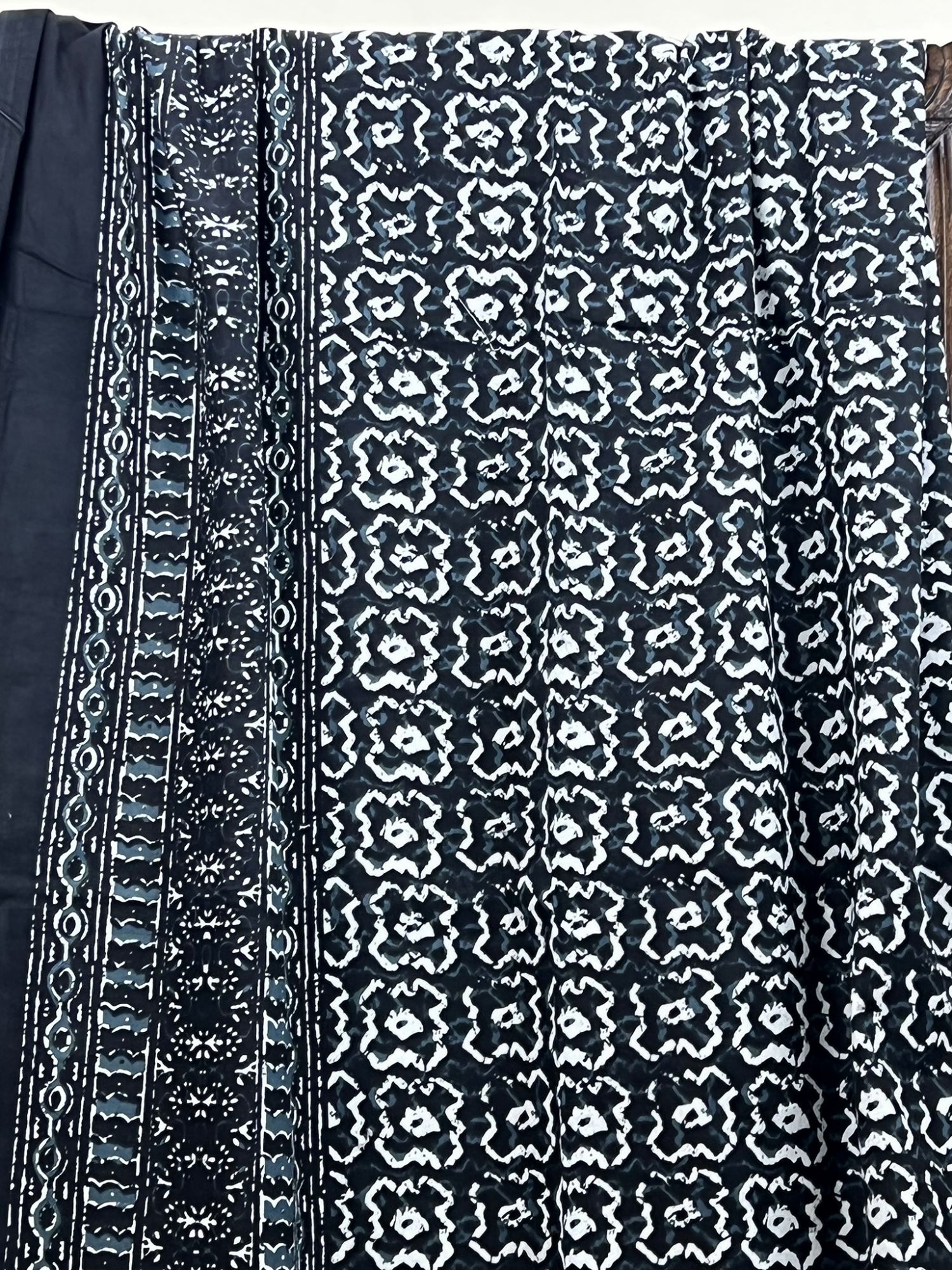 Mitti di Khushboo Pure Cotton Queen Size Bedsheet Indigo Dabu