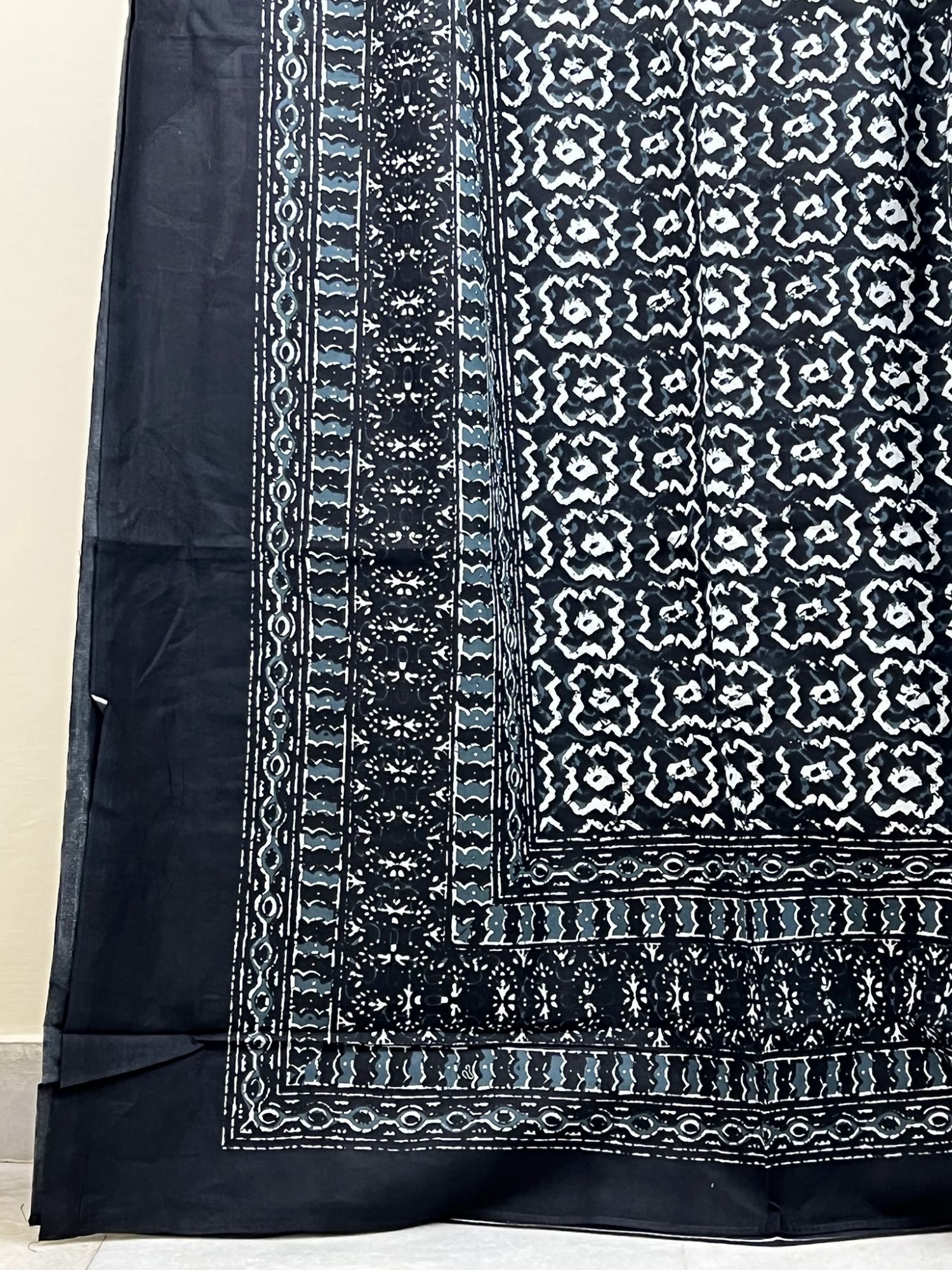 Mitti di Khushboo Pure Cotton Queen Size Bedsheet Indigo Dabu