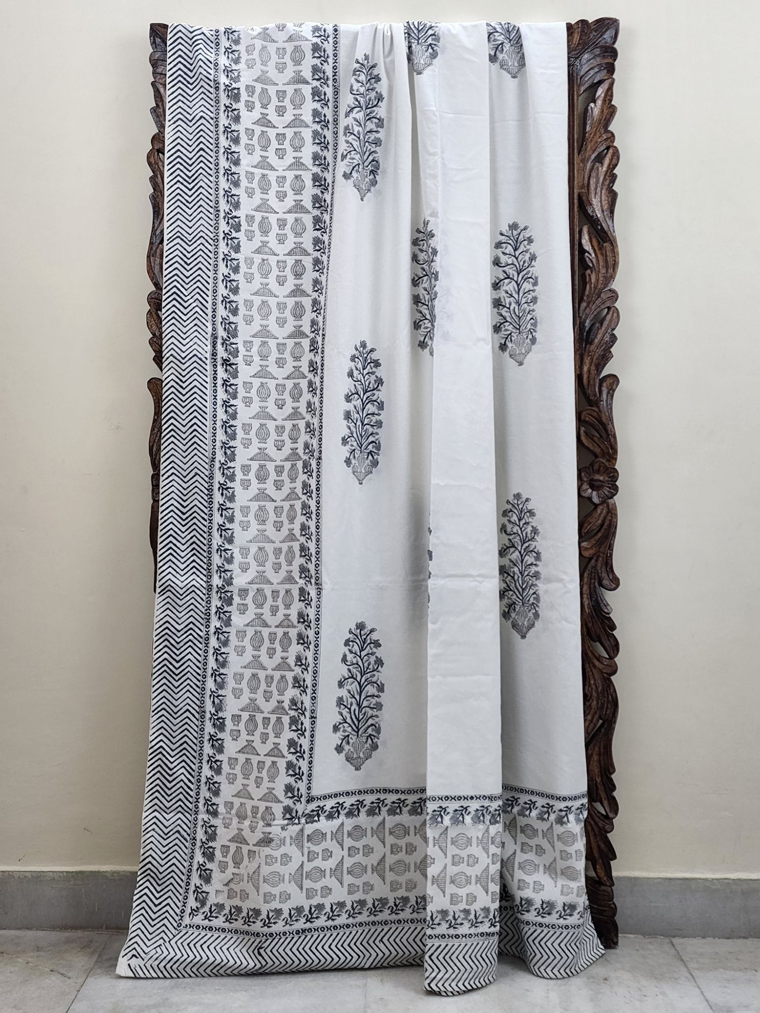 Paimonaa Nokuldana Pure Cotton Queen Size Bedsheet