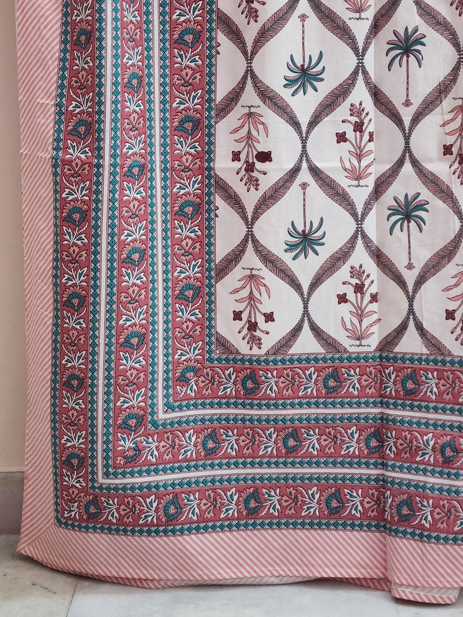 Raahat Aniya Pure Cotton Queen Size Bedsheet