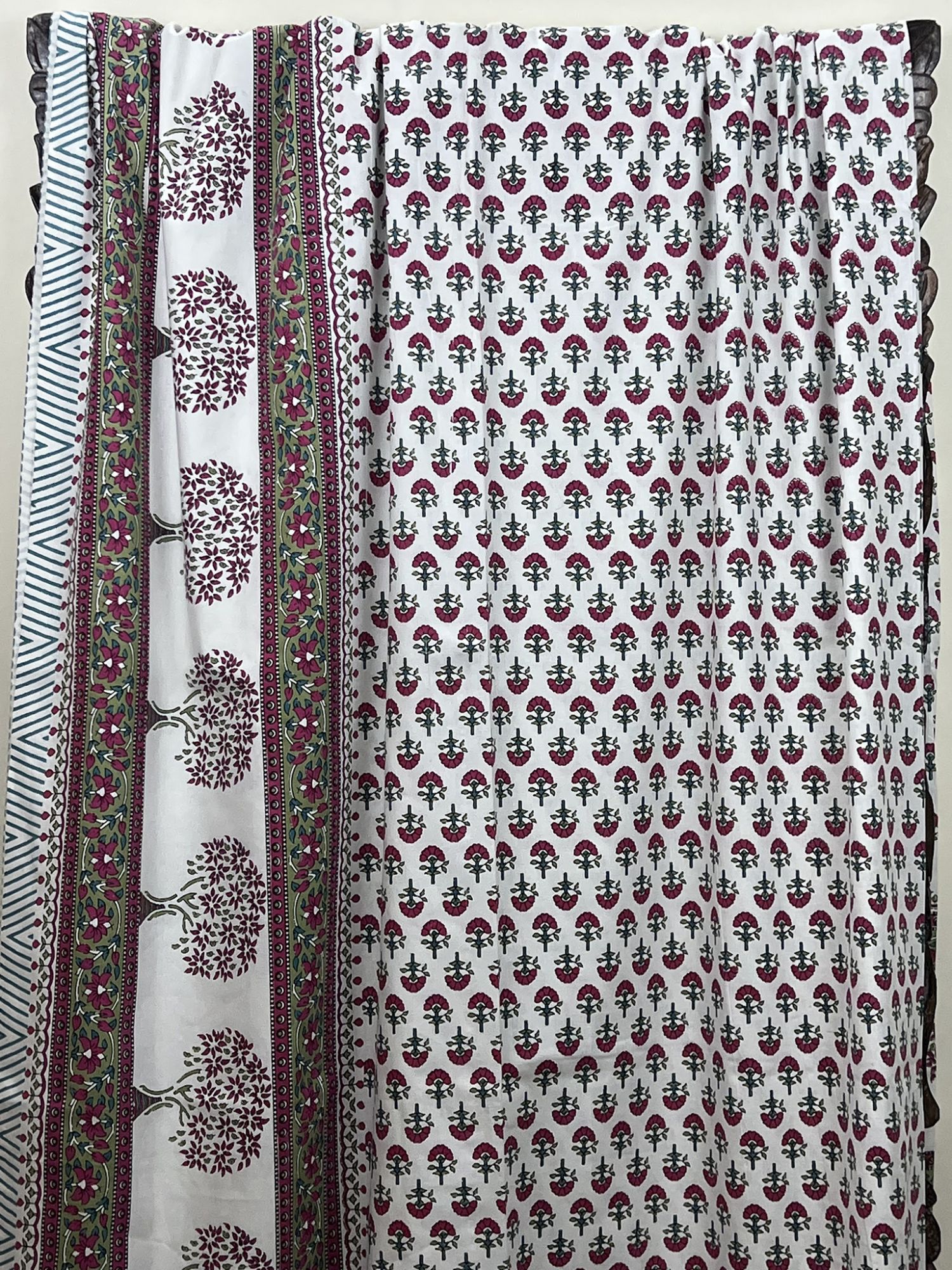 Raahat Noor Pure Cotton Queen Size Bedsheet