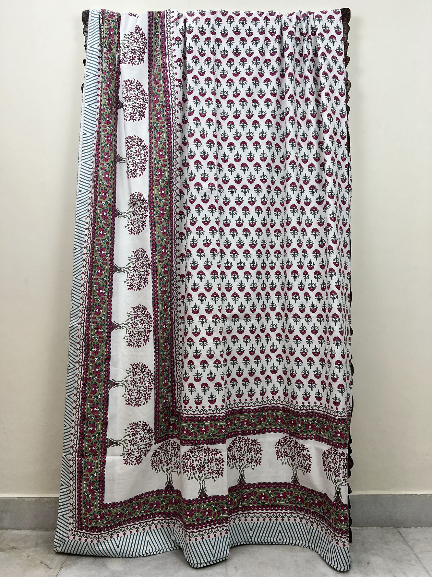 Raahat Noor Pure Cotton Queen Size Bedsheet