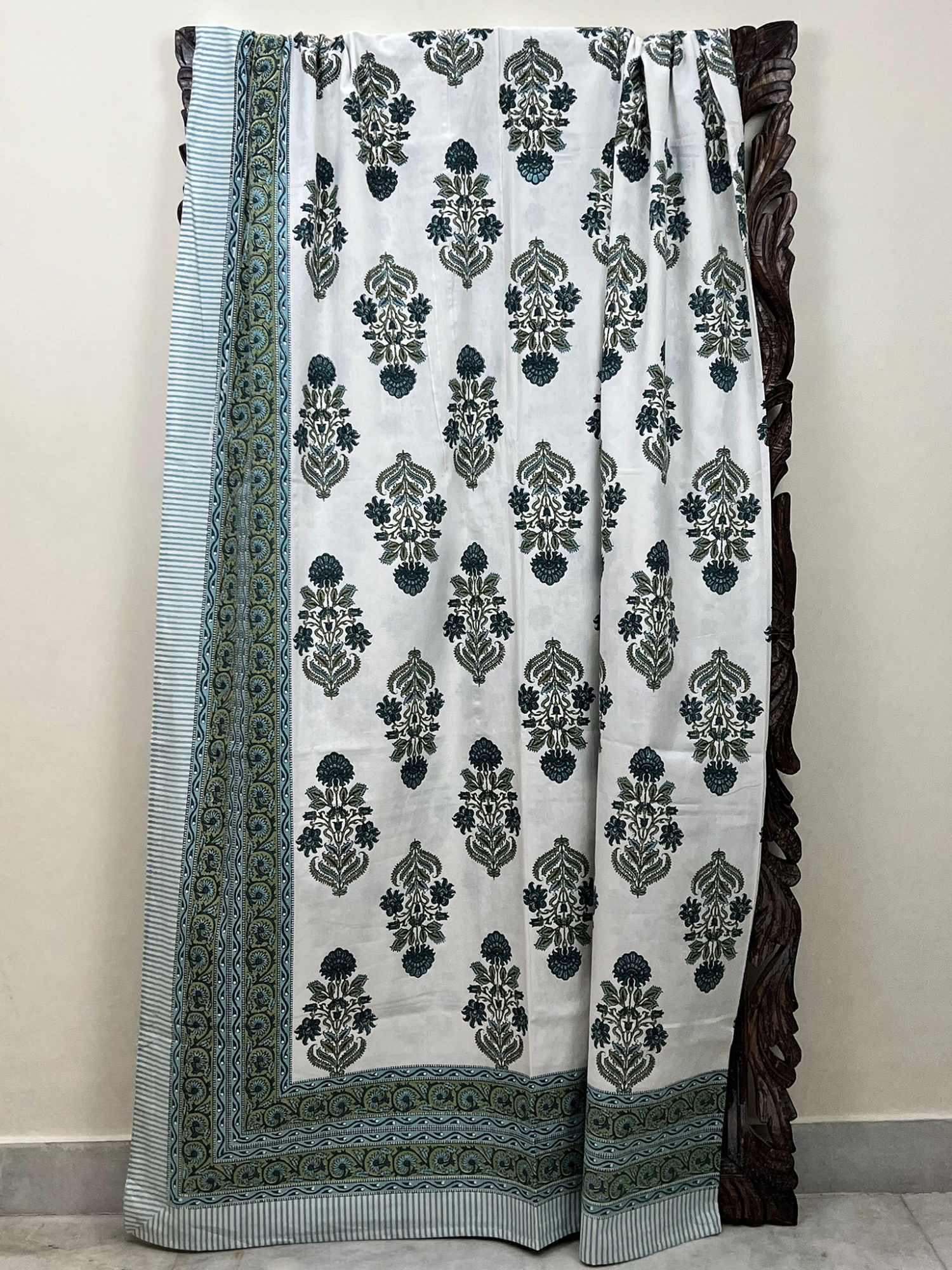 Raahat Poppy Baageecha Pure Cotton Queen Size Bedsheet Green