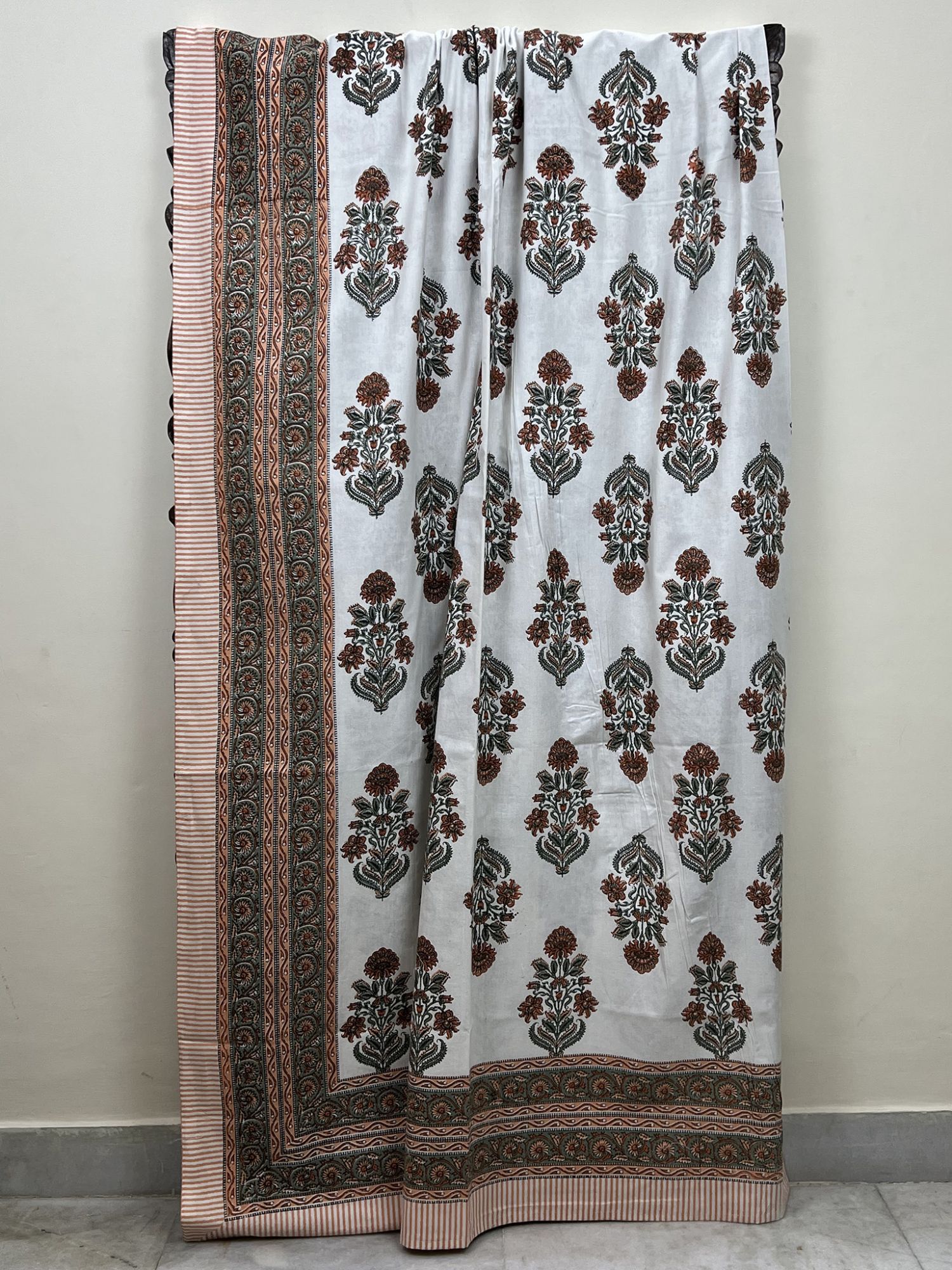 Raahat Poppy Baageecha Pure Cotton Queen Size Bedsheet Light Orange