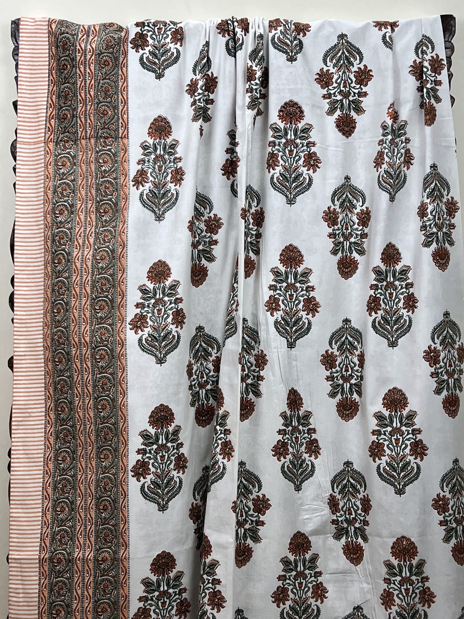 Raahat Poppy Baageecha Pure Cotton Queen Size Bedsheet Light Orange