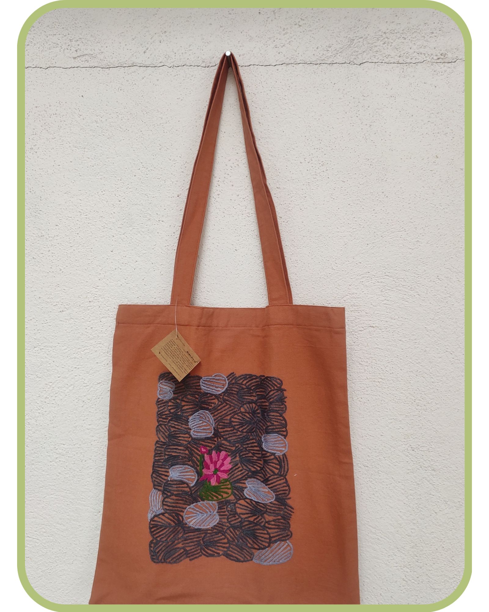 Cotton handbags with embroidery