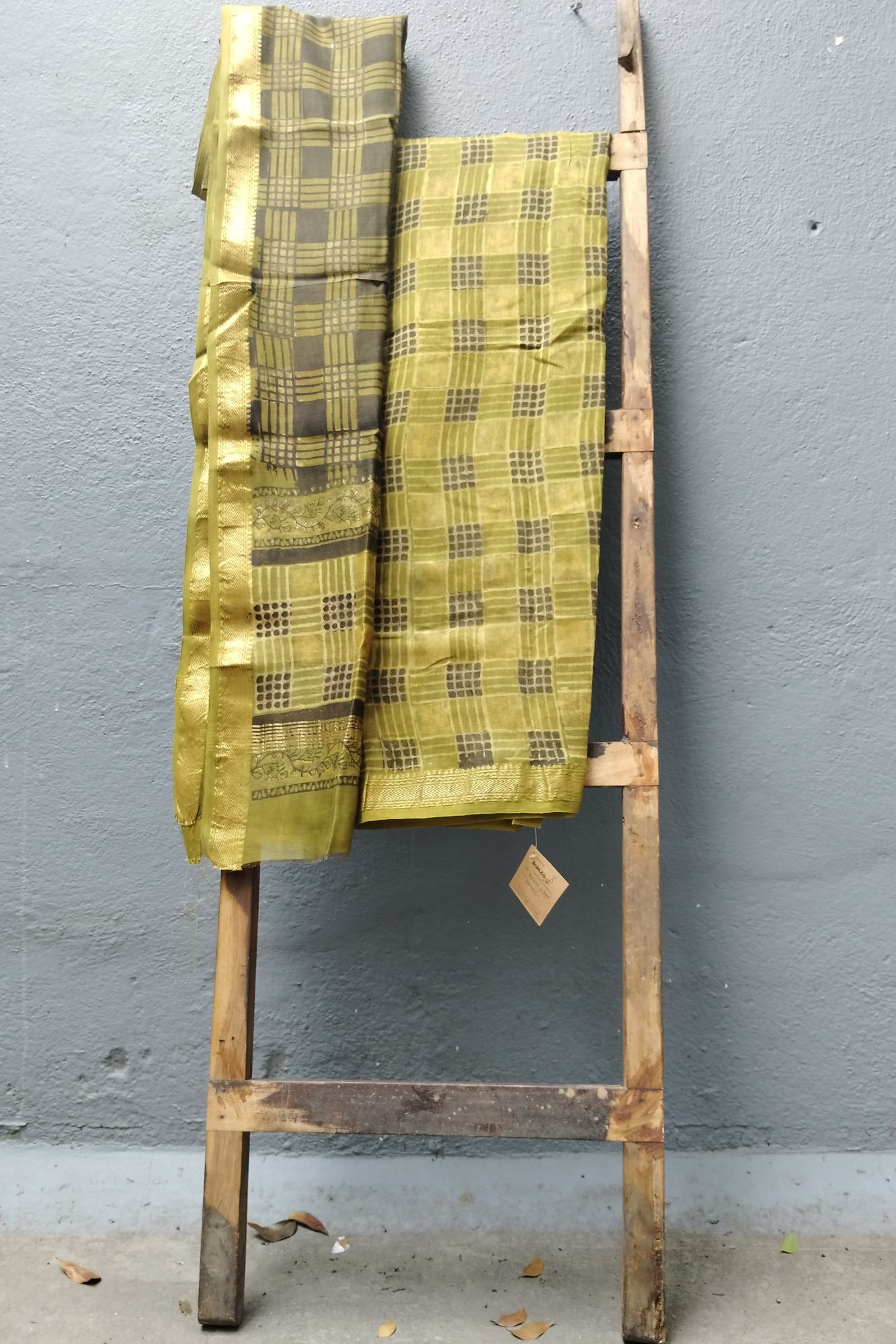 Maheshwari Silk Unstitched Dress Material