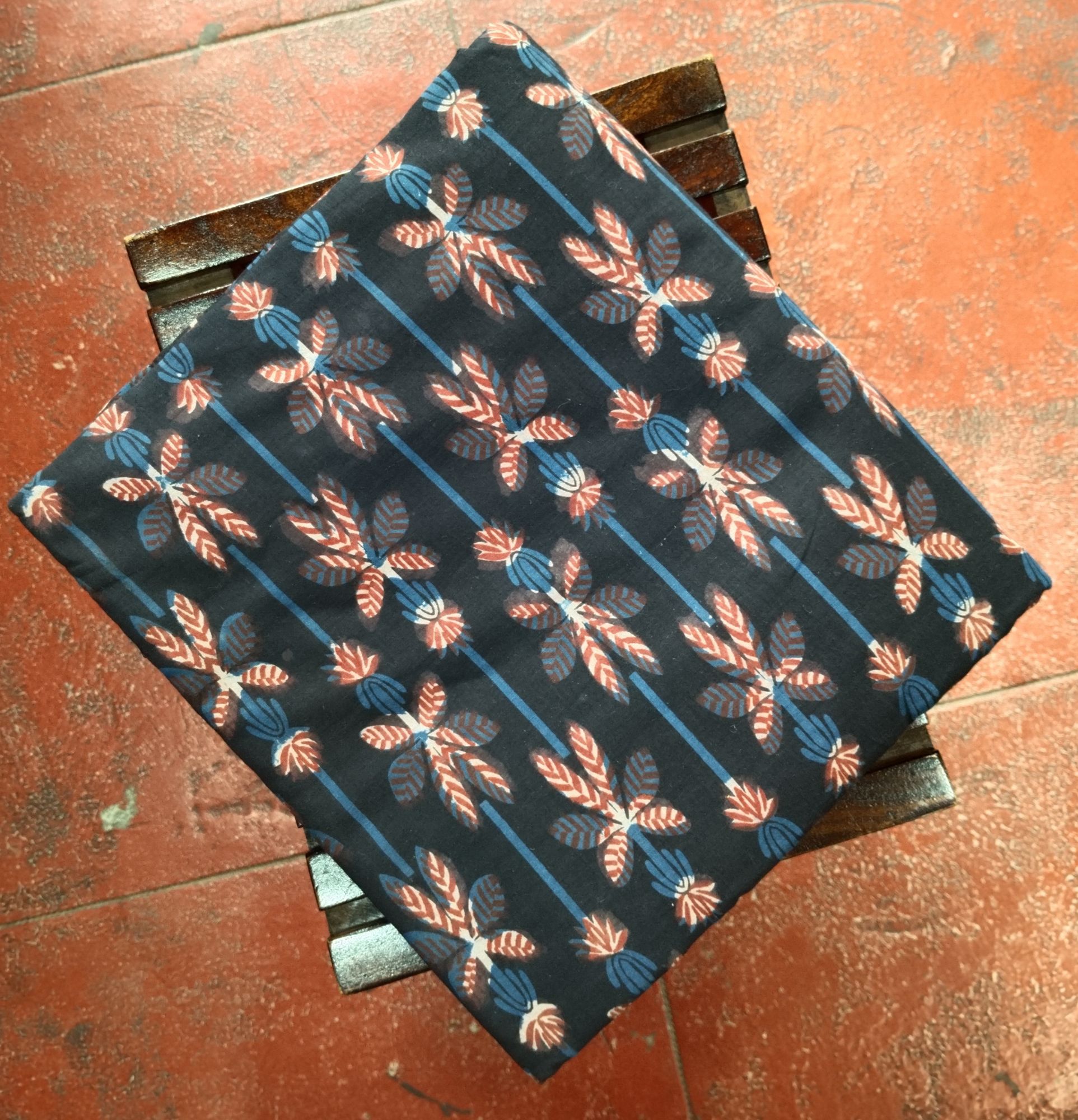 Cotton unstitched fabric